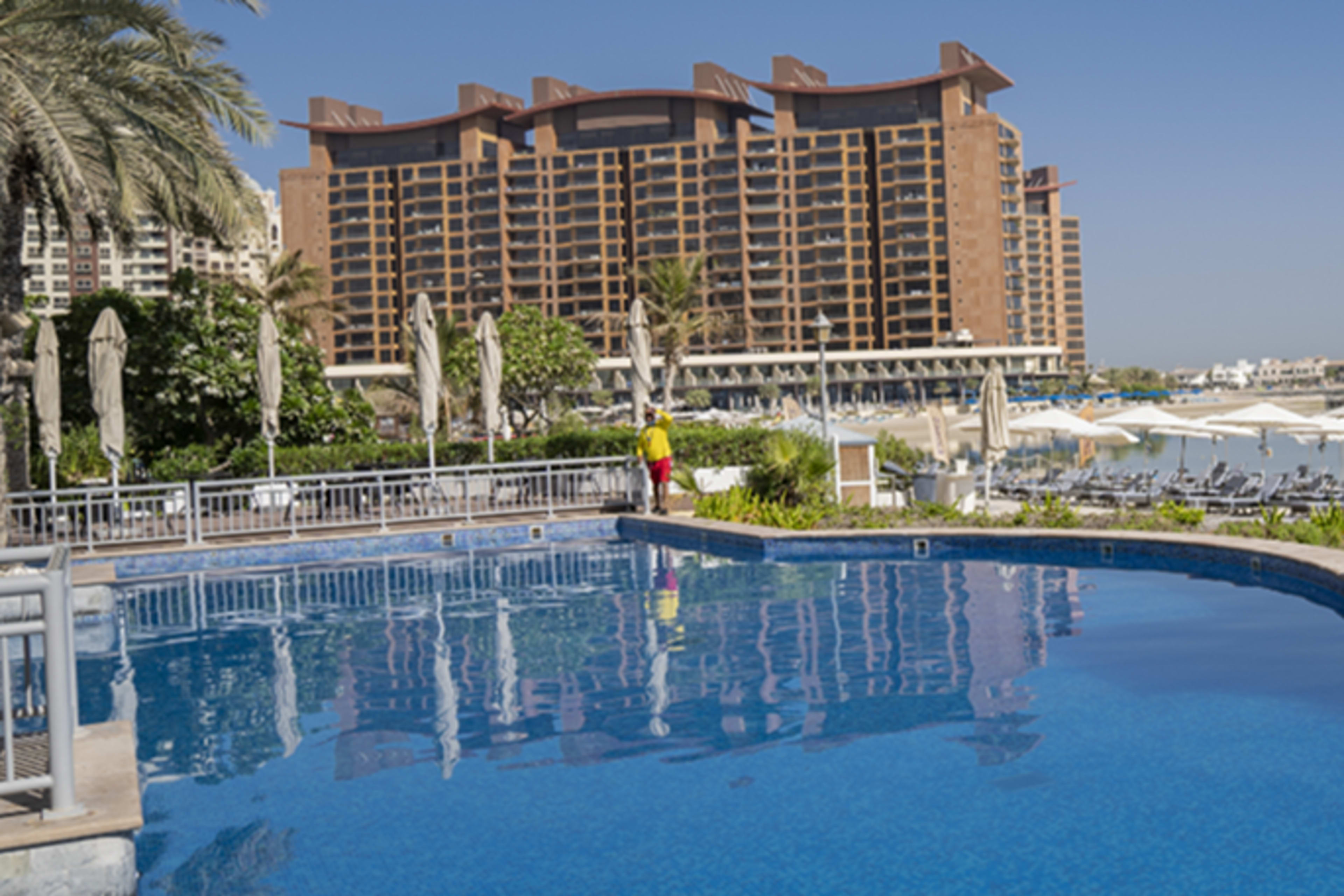 Ingresso di un giorno al RIVA Beach Club Day con buono pasto e bevande