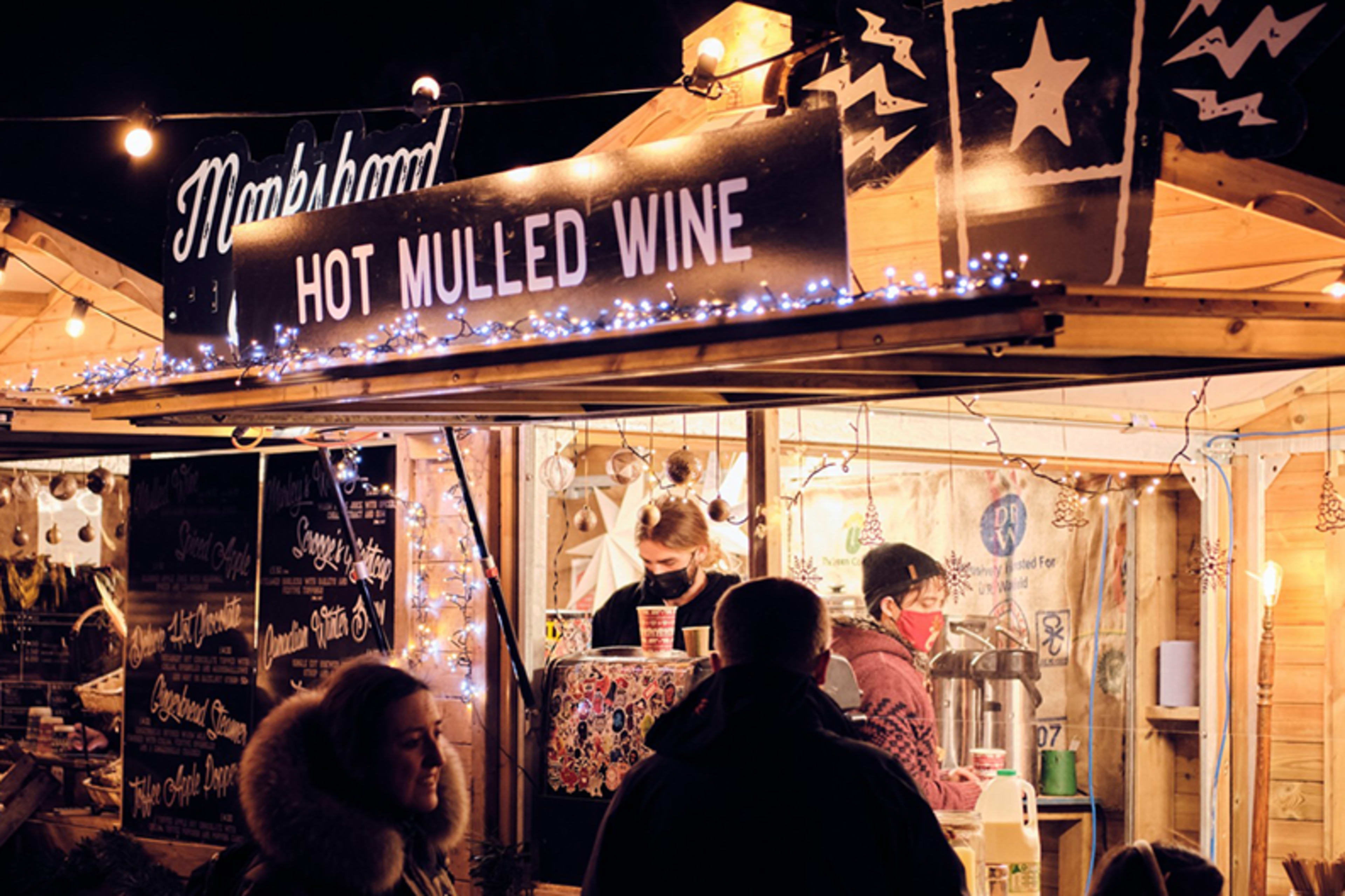 Weihnachtsmarkt-Rundgang mit festlichen Häppchen