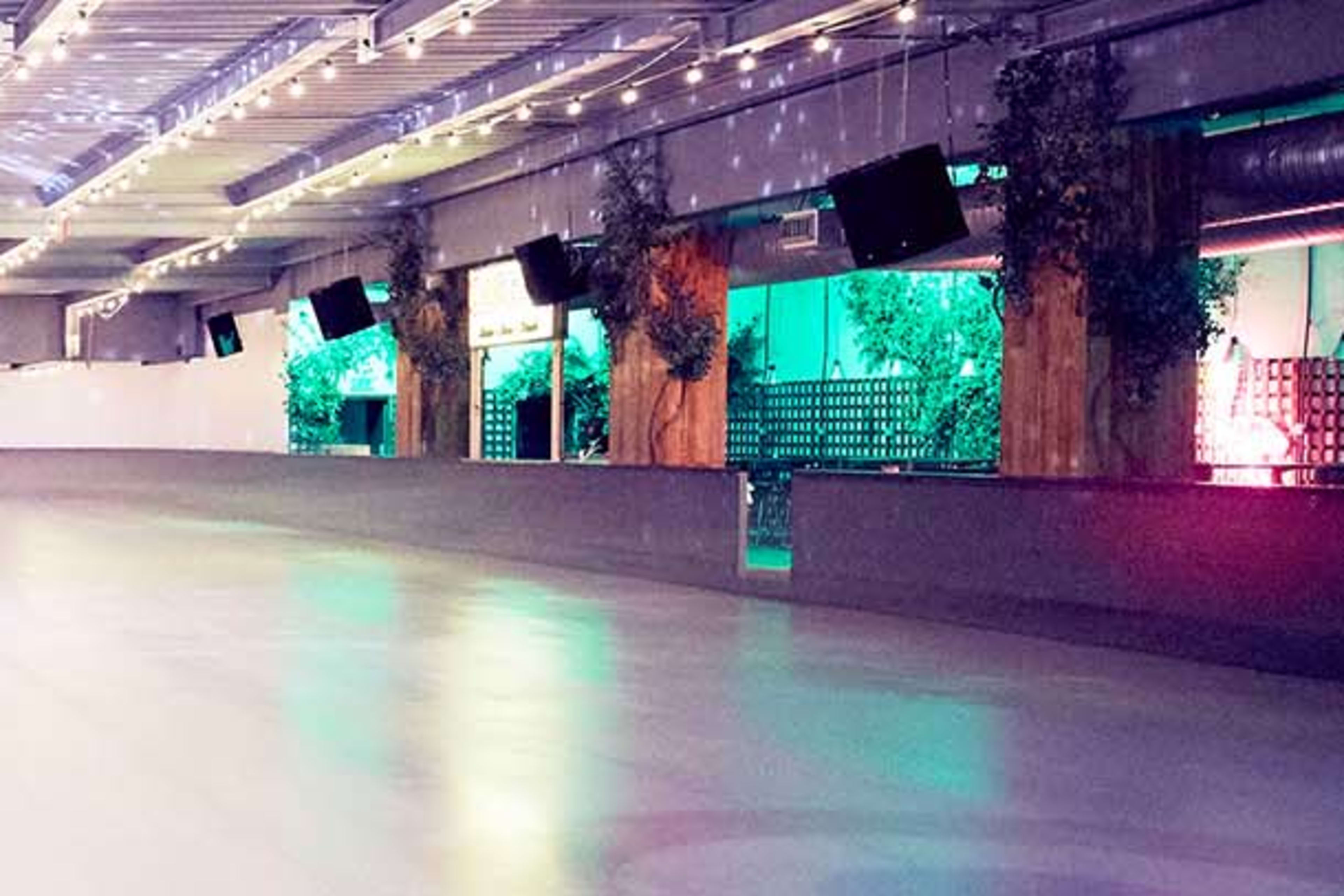QUEENS Skate Dine Bowl
