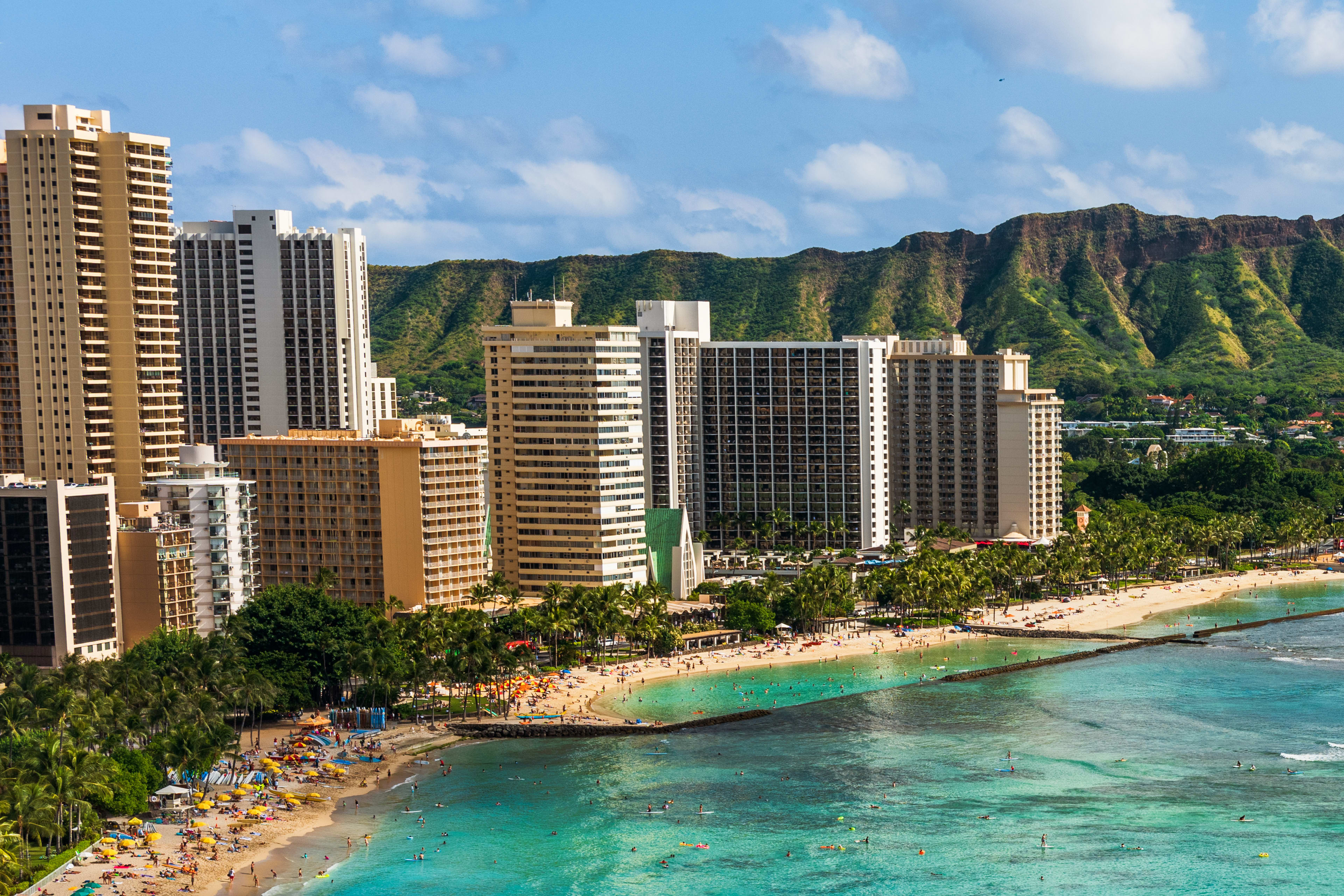 ダイヤモンドヘッドシャトルとハイキング | Go City®