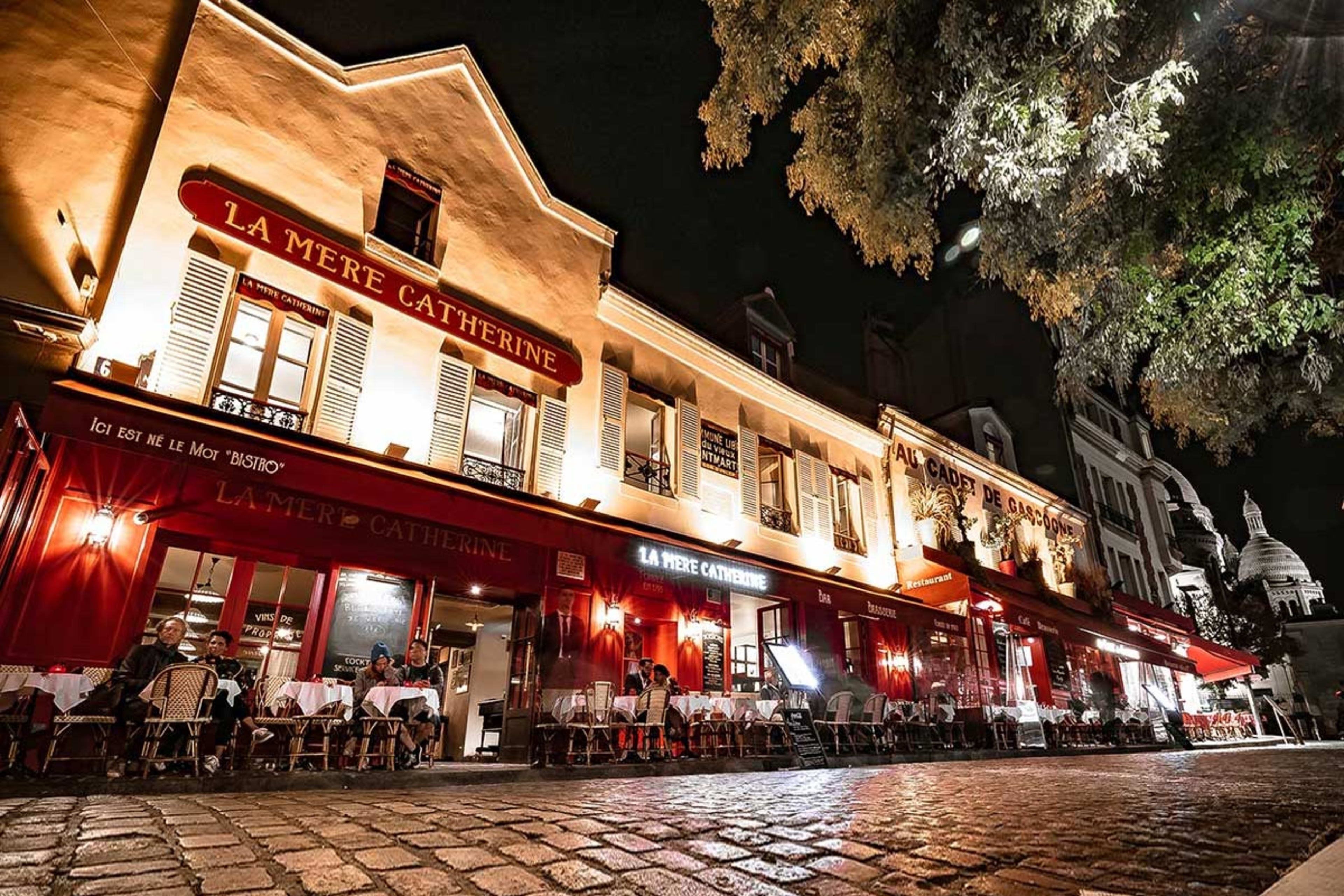 Mittagessen oder Abendessen in Montmartre