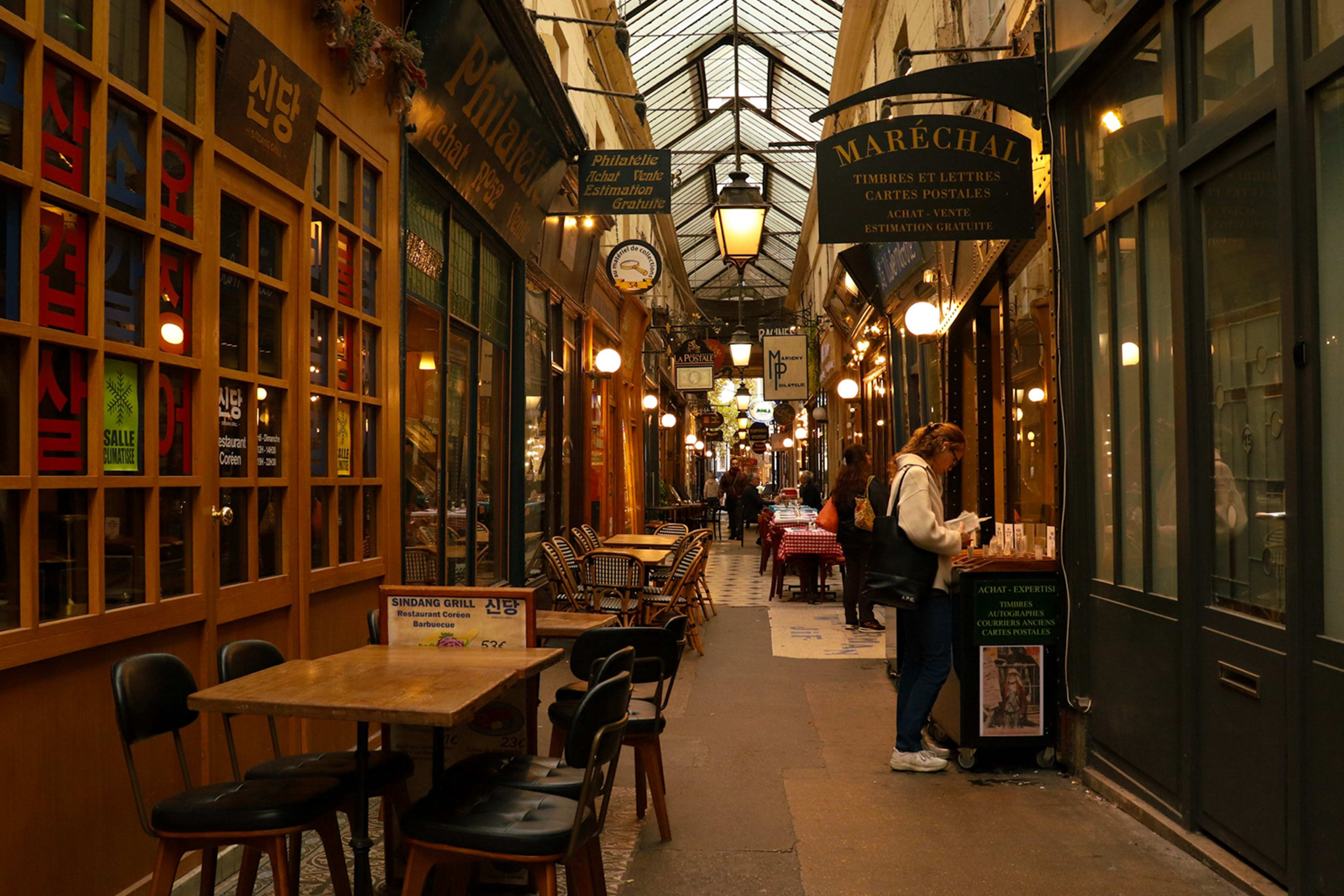 The Birth of Parisian Shopping: Luxury, Fashion & Hidden Passages