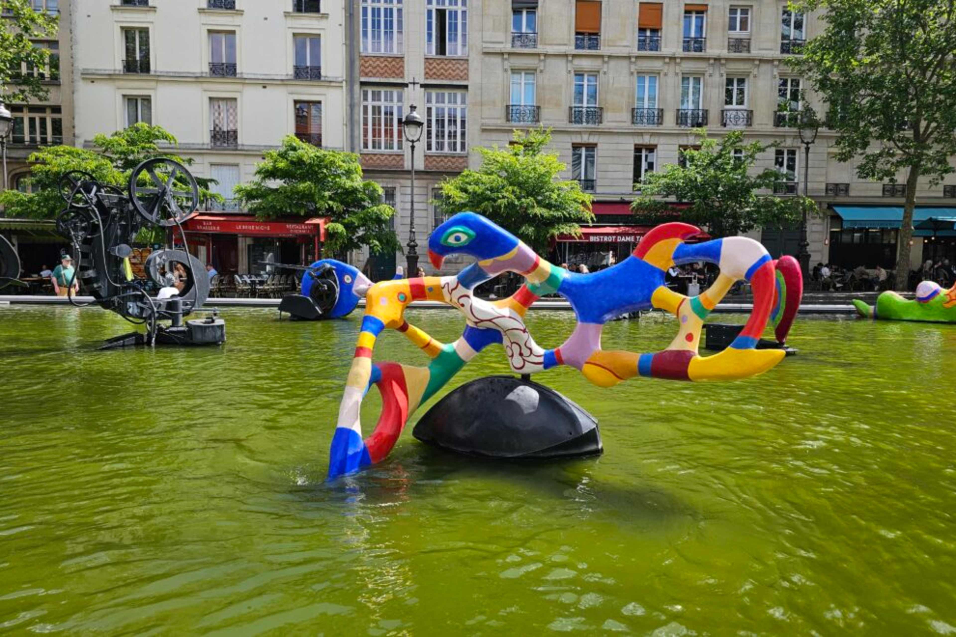 Le Marais Like a Local: Food, Fashion & Parisian Life