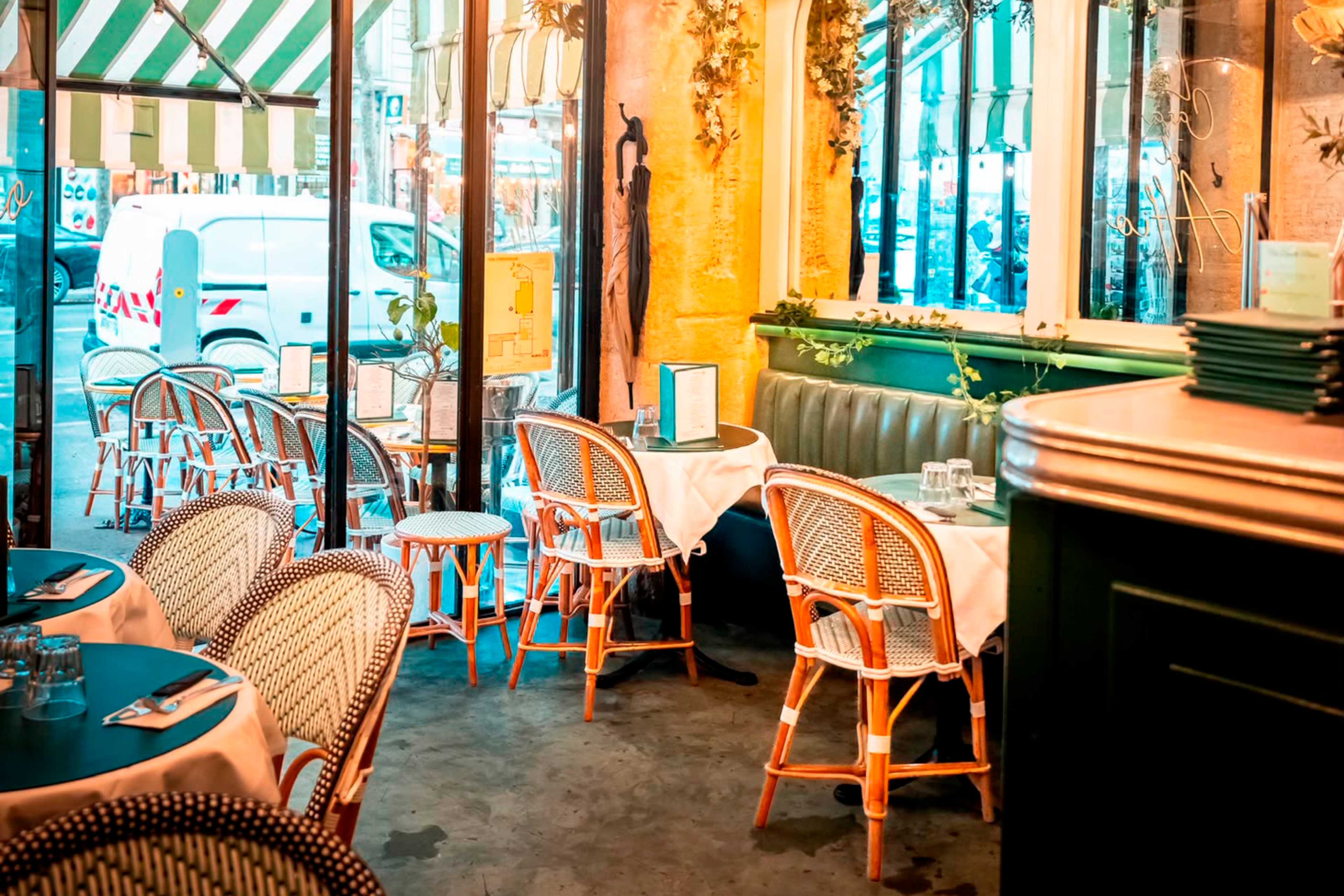 Dolce Vista: Mini Pizzas and Wine at Casa di Alfio
