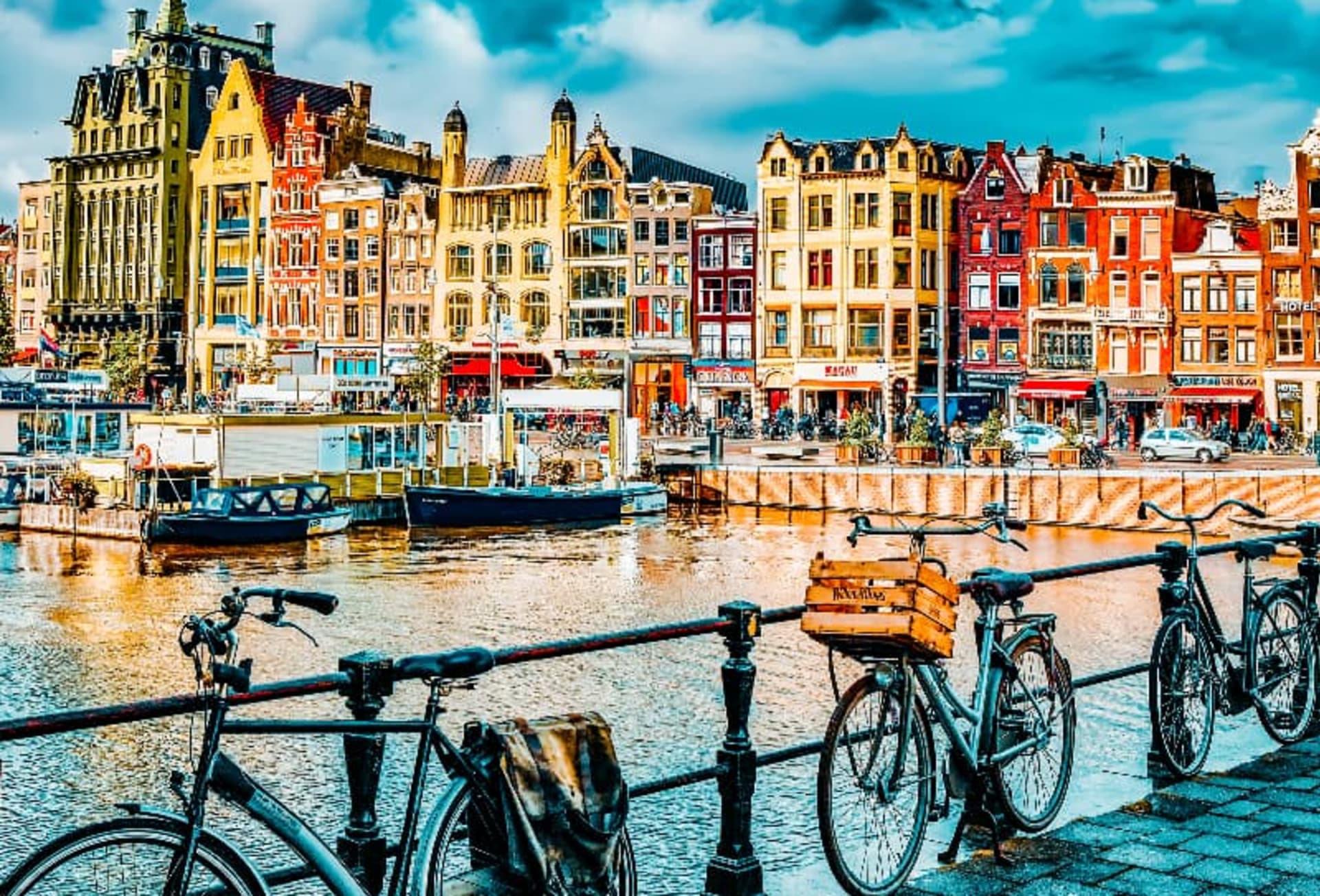 Panoramic view of Amsterdam's canal houses