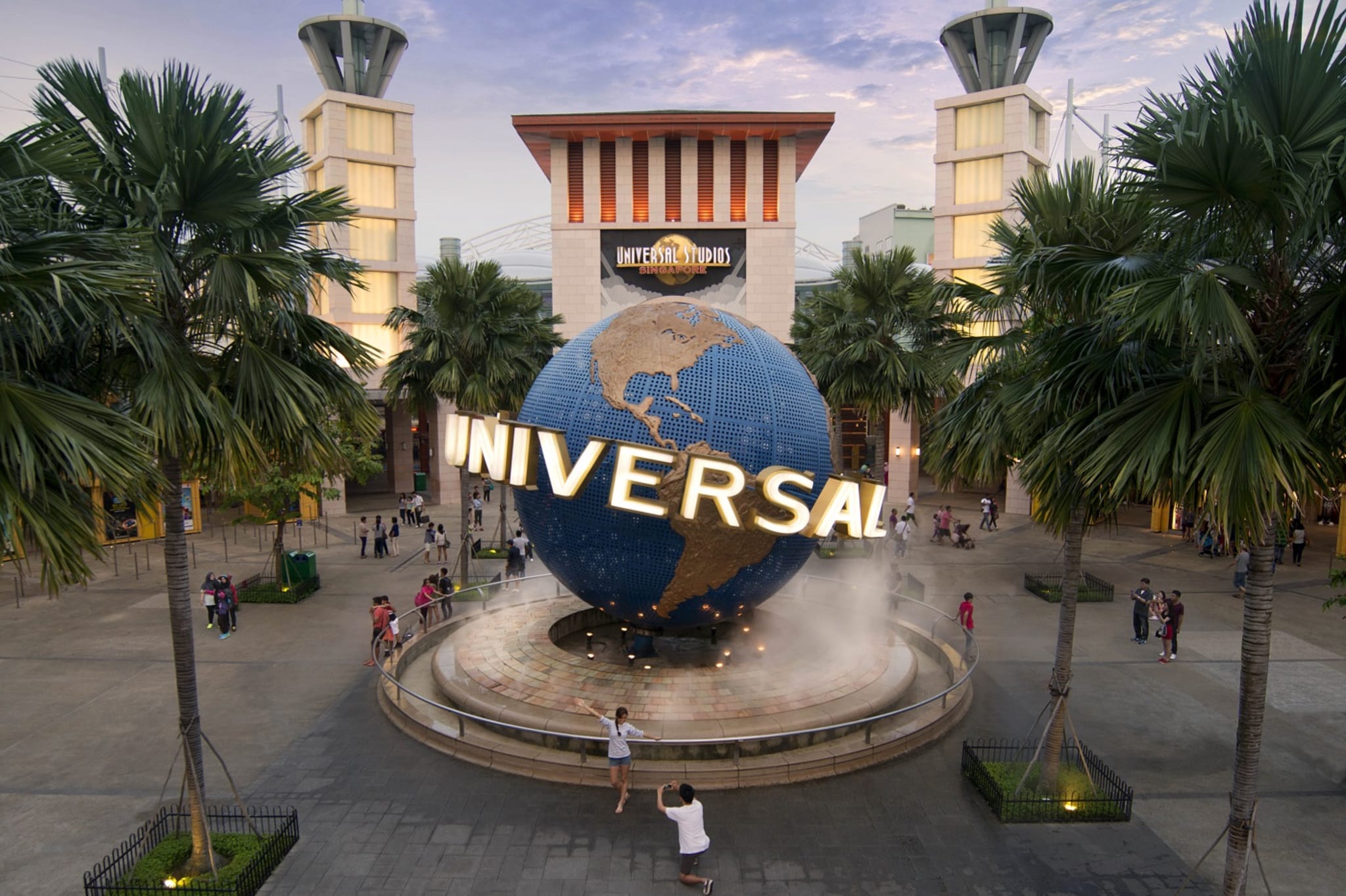 Gain entrance to Universal Studios Singapore for free with the Go Singapore pass 