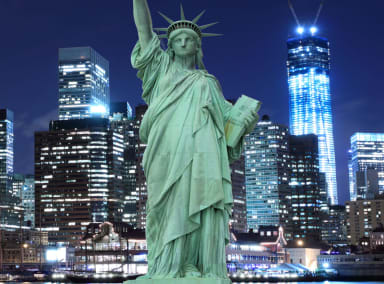 Freiheitsstatue bei Nacht New York