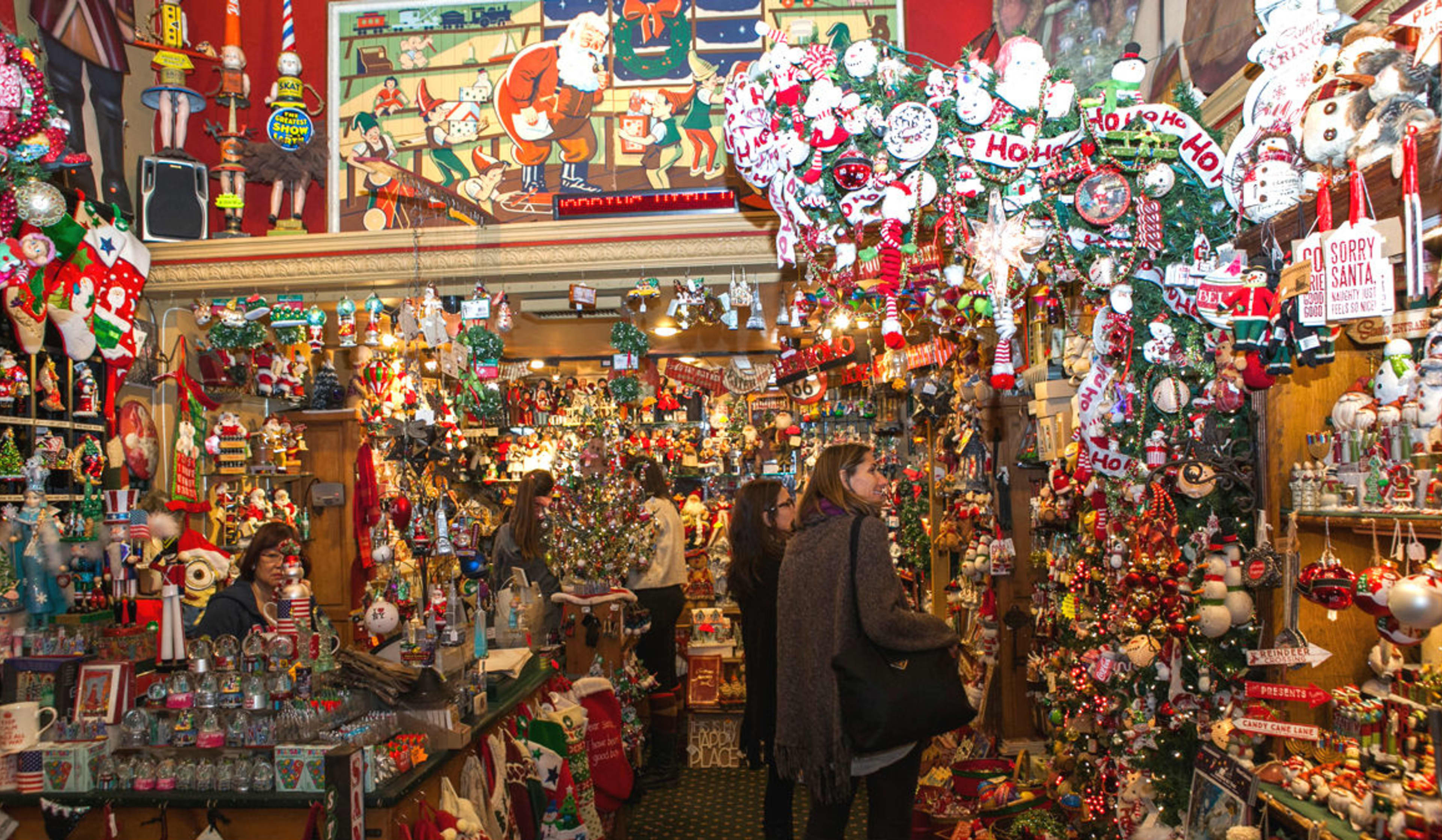 Holiday Markets & Christmas lights walking tour New York