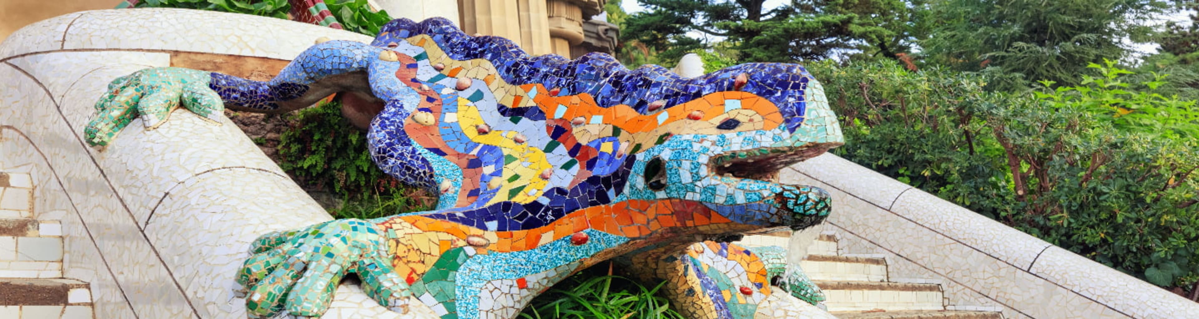 The emblematic salamander at the entrance to Park Güell