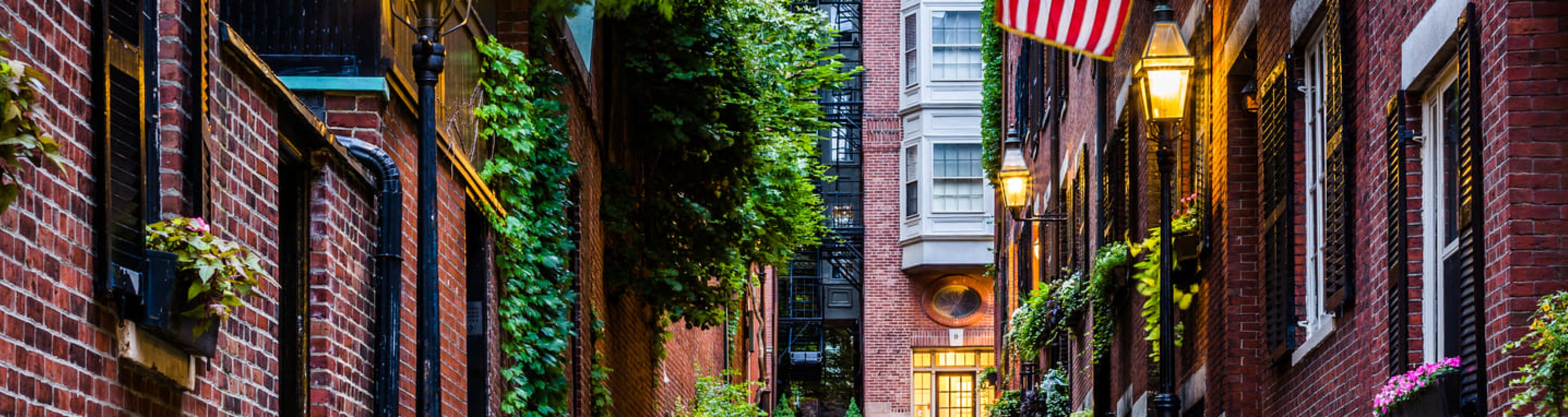 Acorn Street, Boston. Opciones de transporte desde el aeropuerto de Boston hasta la ciudad.