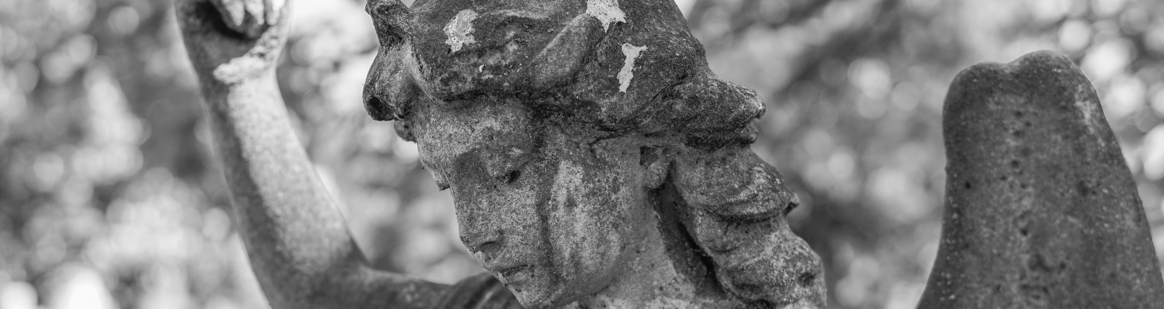 Lápida en un cementerio de Londres