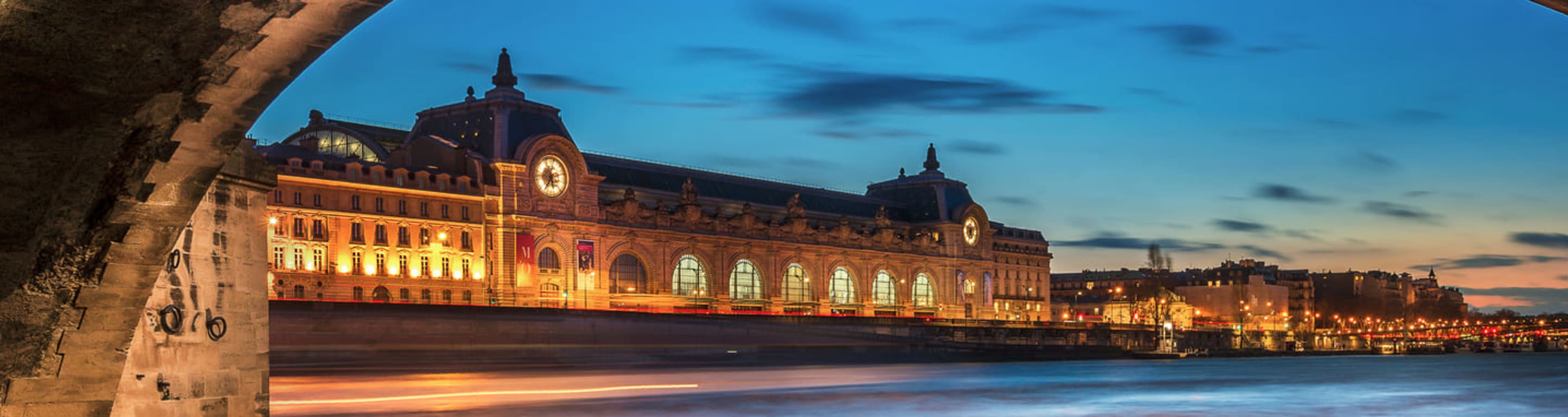 Musée d'Orsay at night