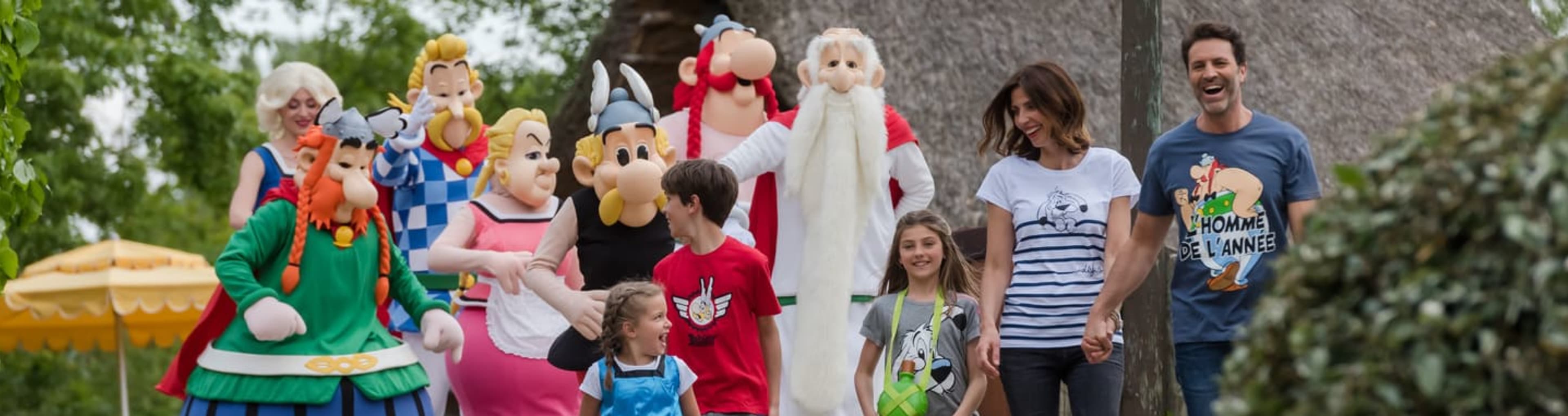 Life-size characters at Parc Astérix near Paris