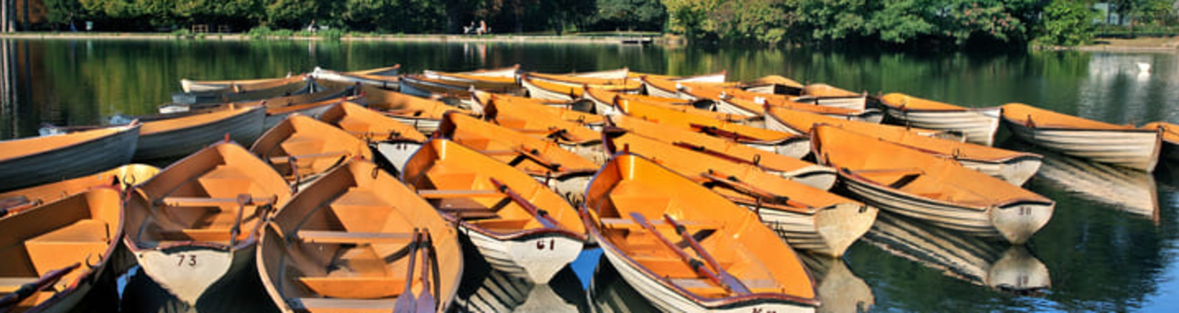 The boating lake in Bois du Boulogne park in Paris