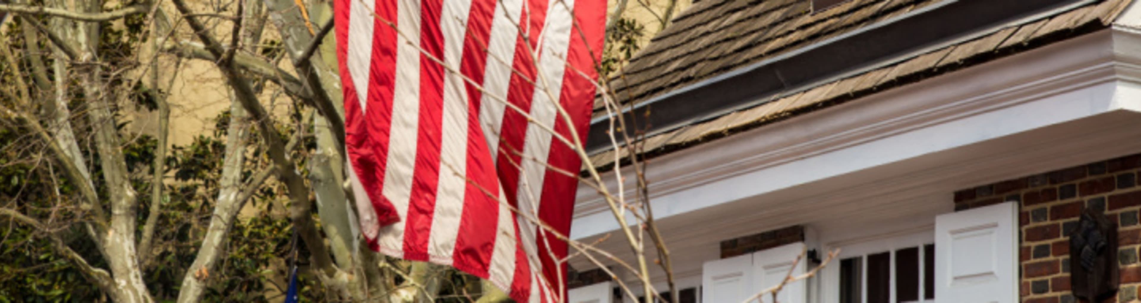 Things to do in Old City Philadelphia - go visit Betsy Ross house