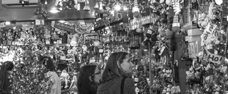 Holiday Markets & Christmas lights walking tour New York