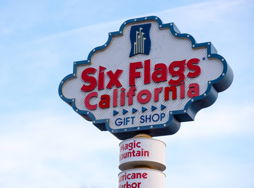 Le parc d'attractions Six Flags en Californie