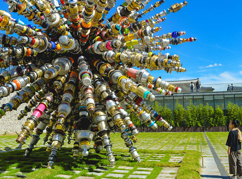 Instalation outside Museum of Art in Seoul