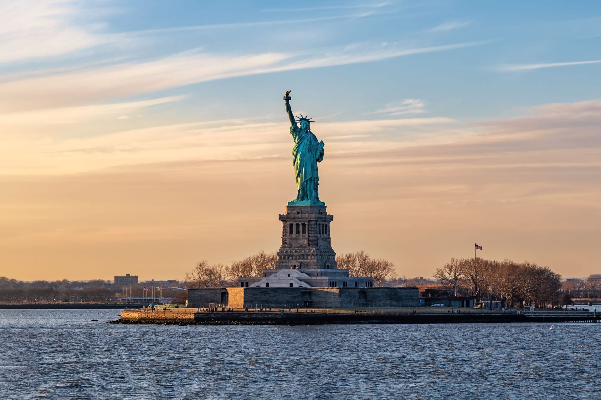 breathtaking-image-iconic-statue-liberty