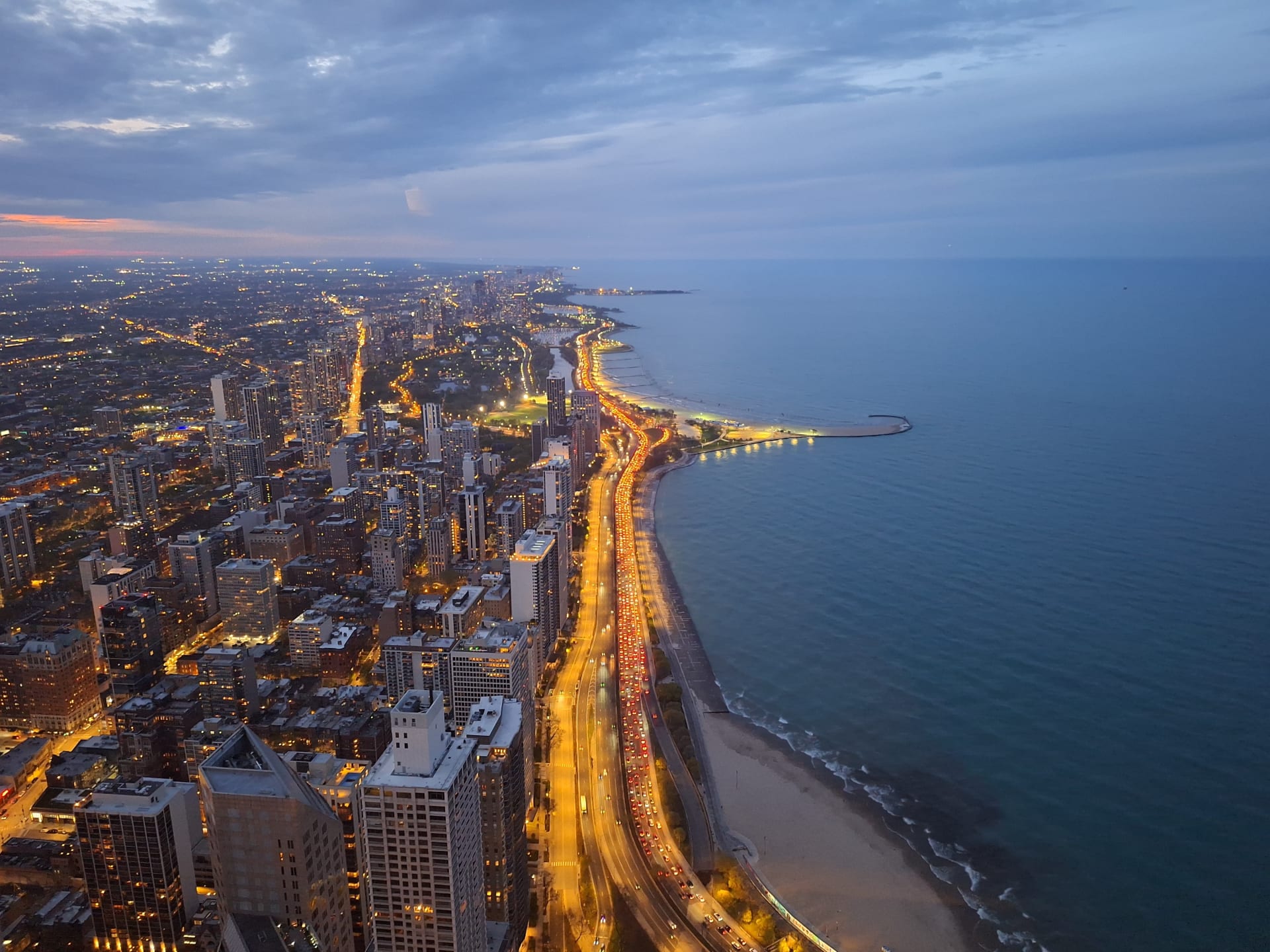 360-chicago-observation-deck-night-lights