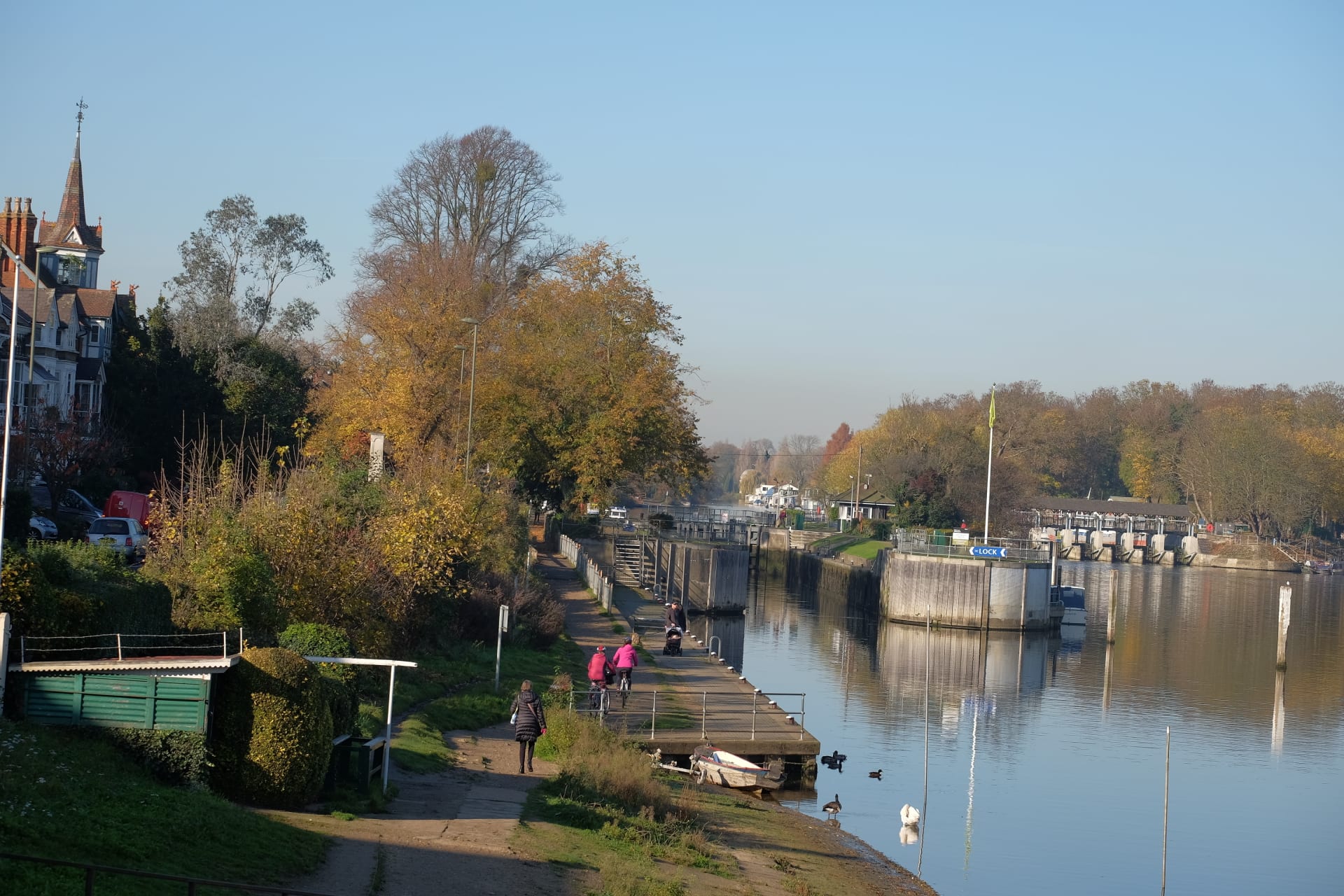  Molesey Lock 