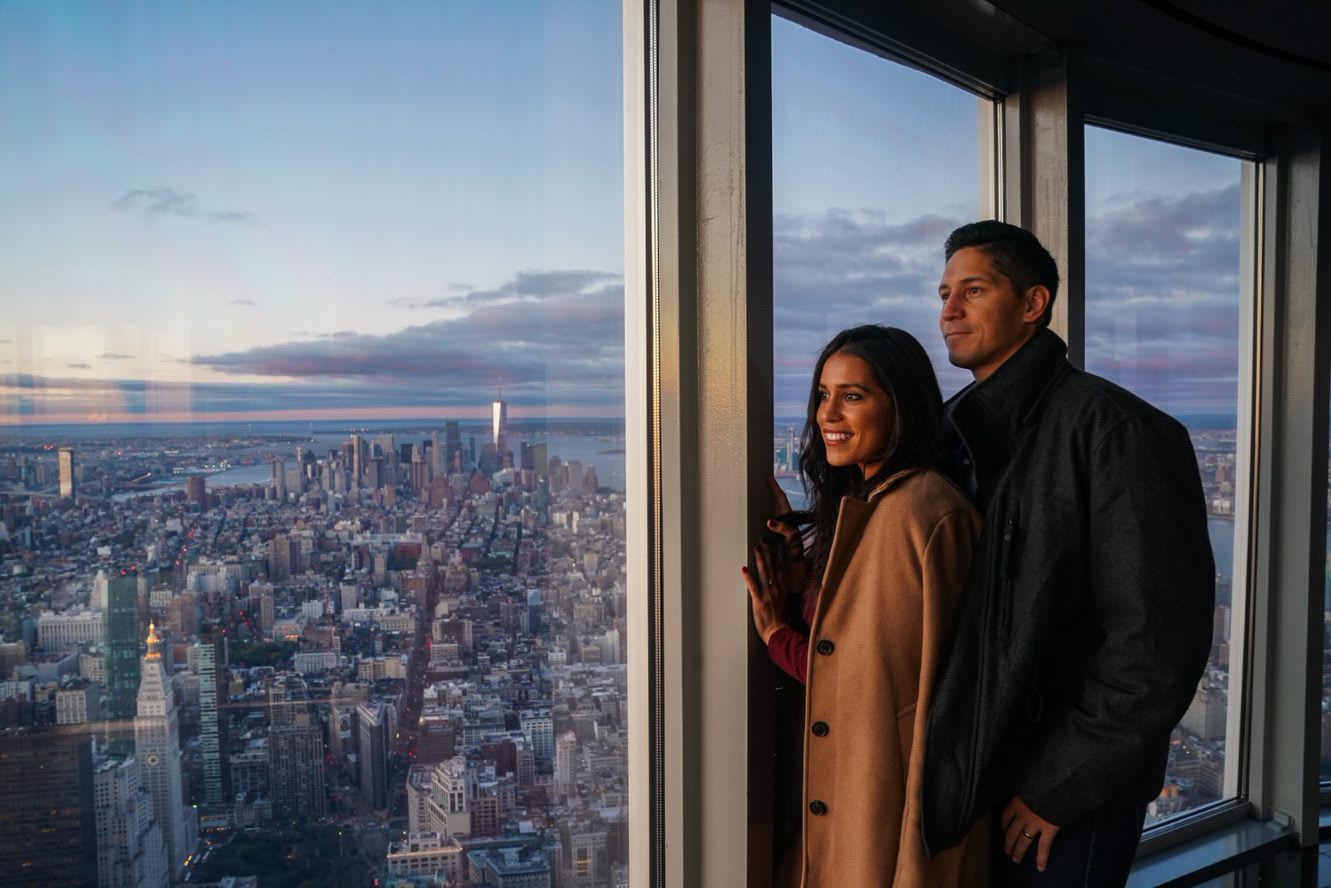New York couple at the Empire State building