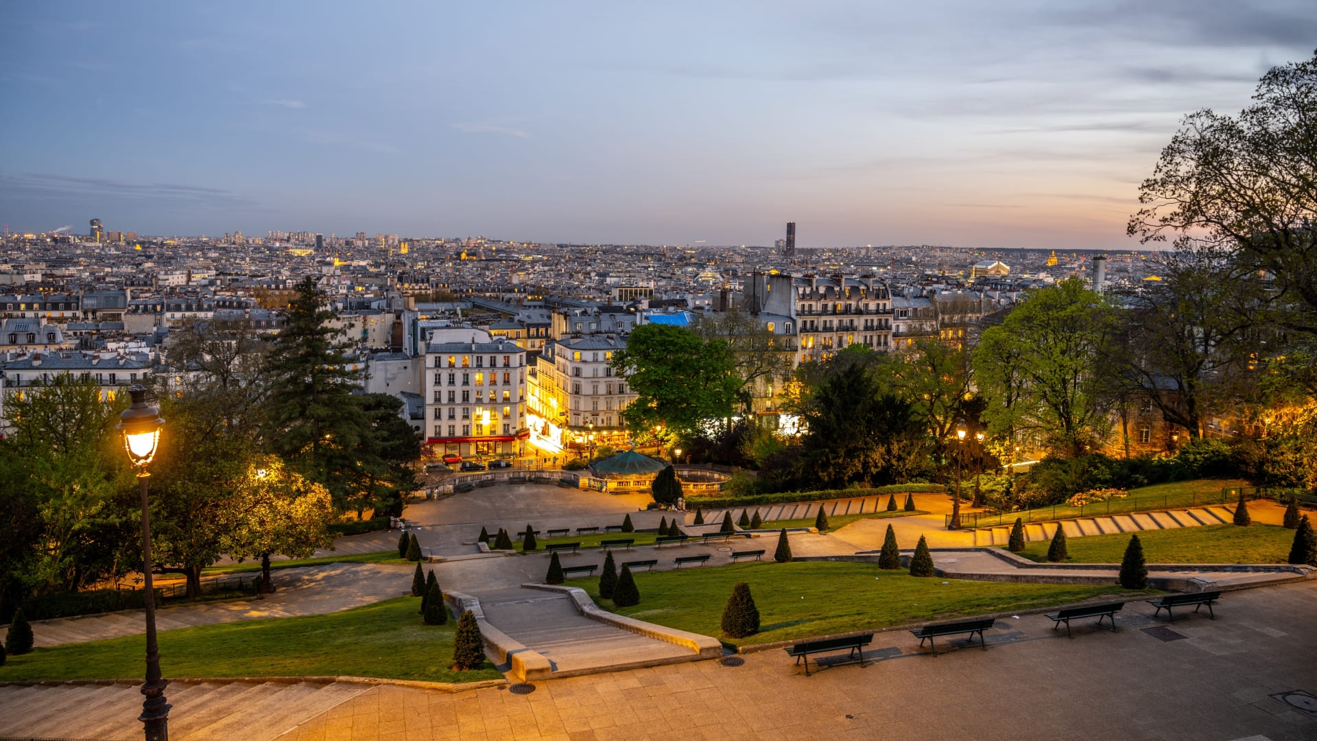 Square Louise Michel 