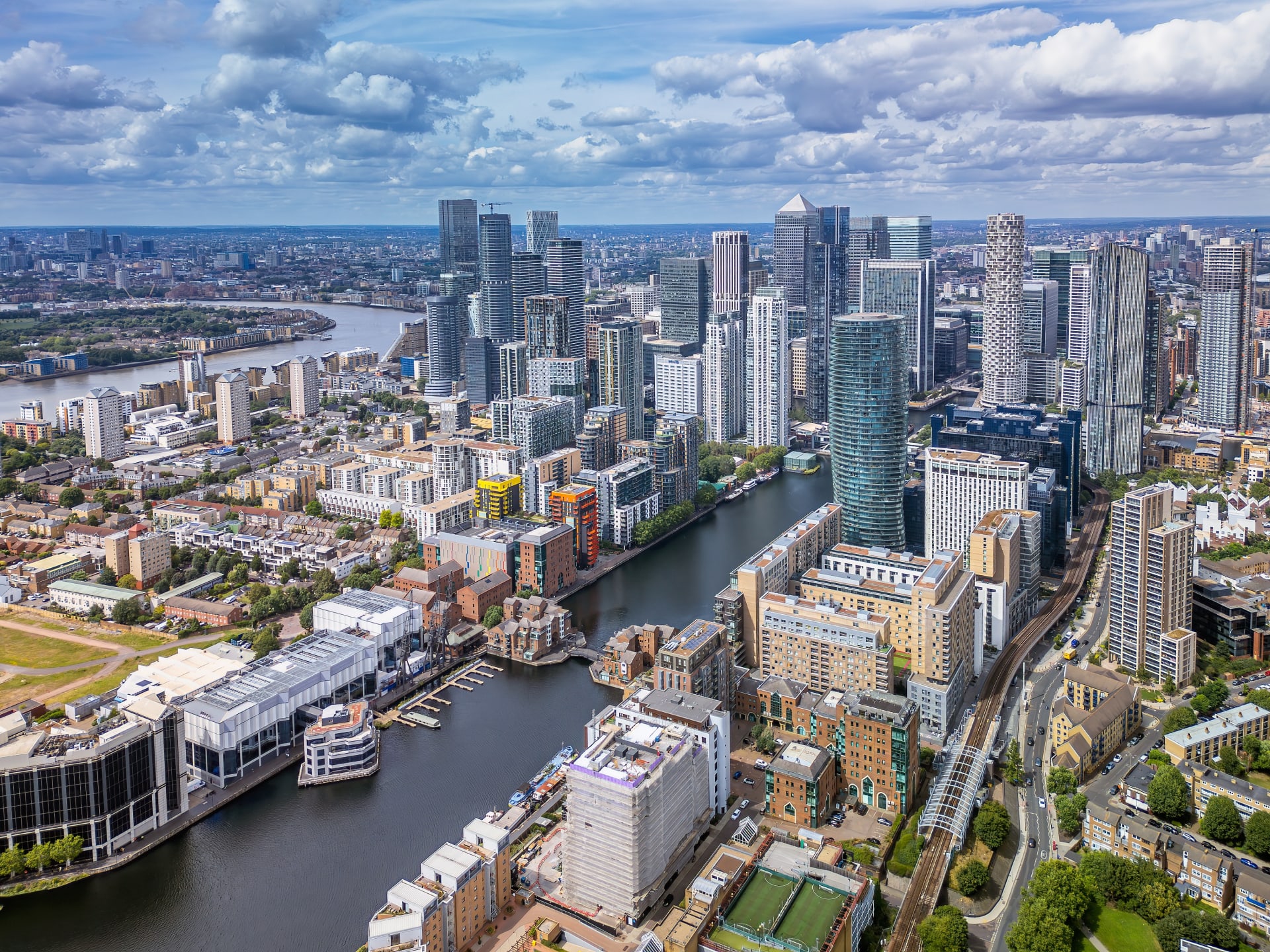 aerial-view-canary-wharf-business-district-london