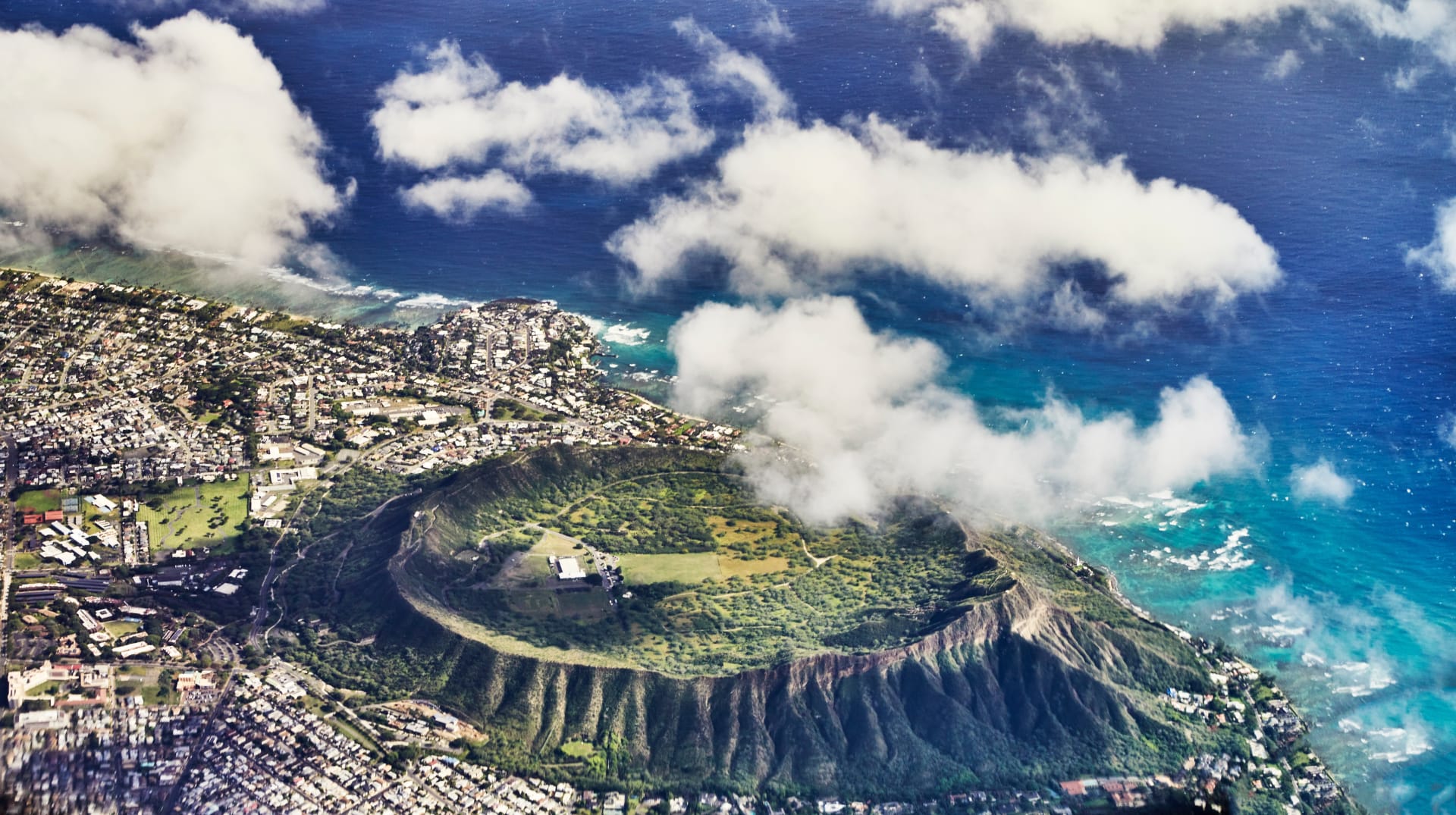aerial-view-diamond-head-crater-waikiki