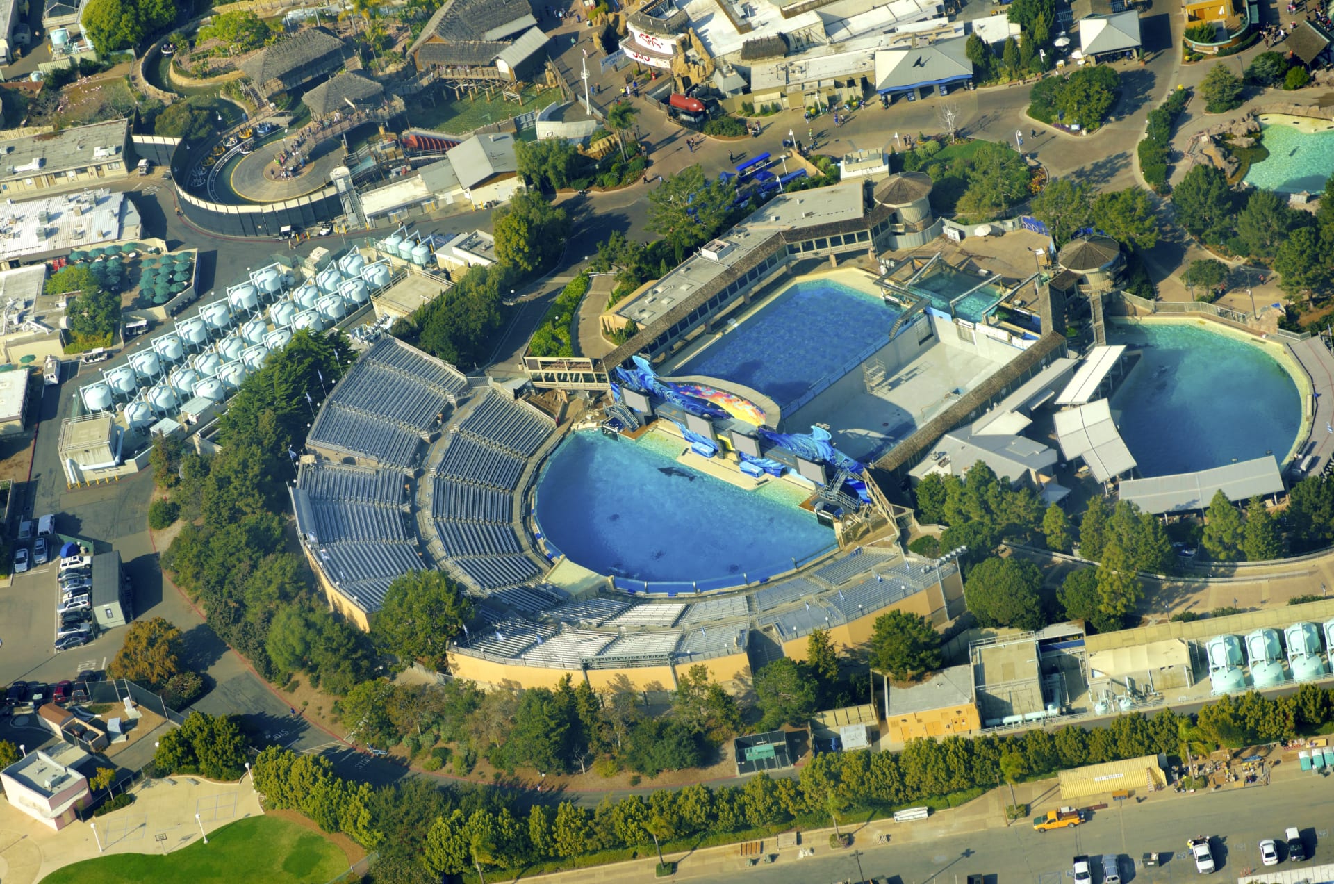aerial-view-seaworld-marine-life-theme