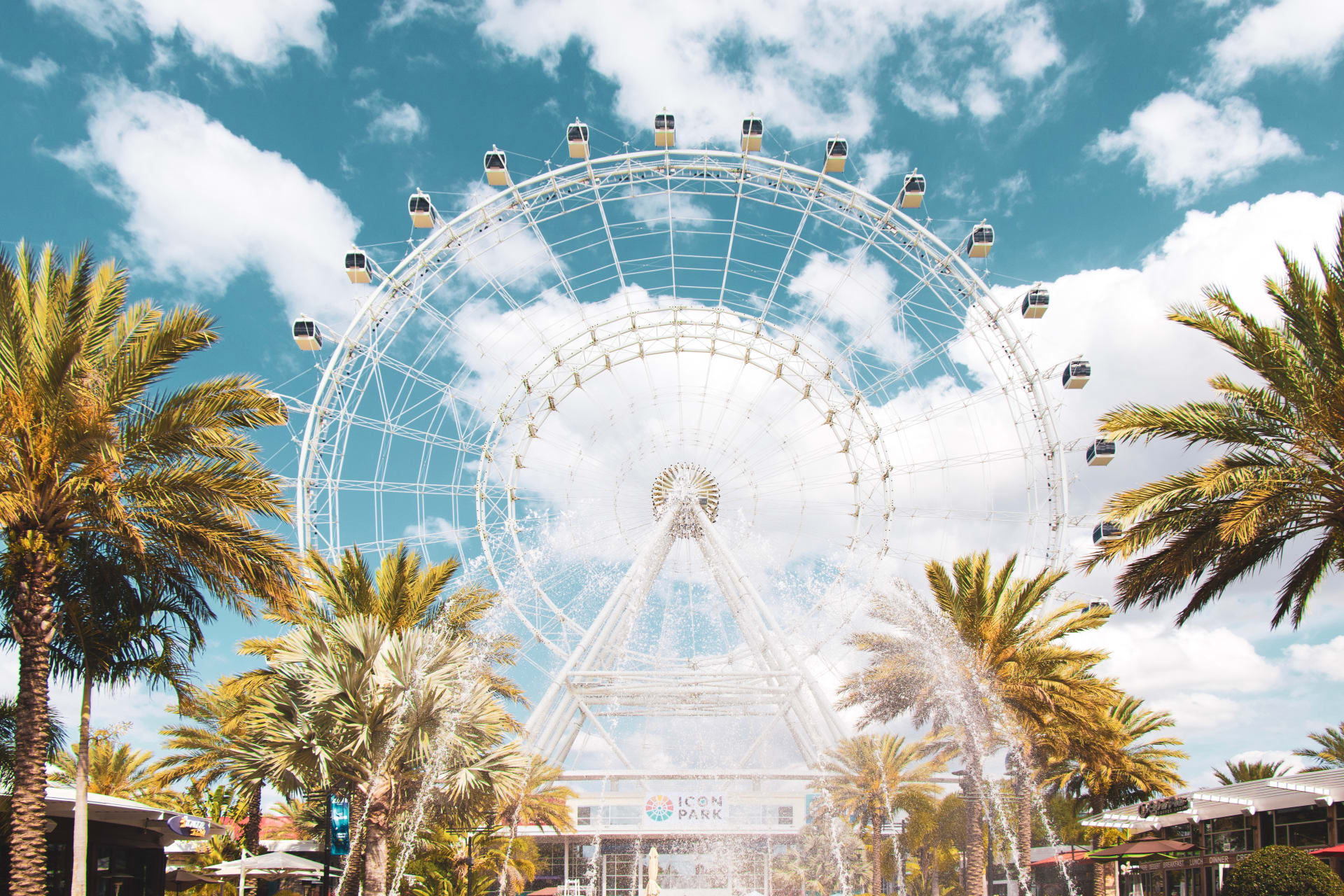 beautiful-cyan-sky-icon-orlando-eye