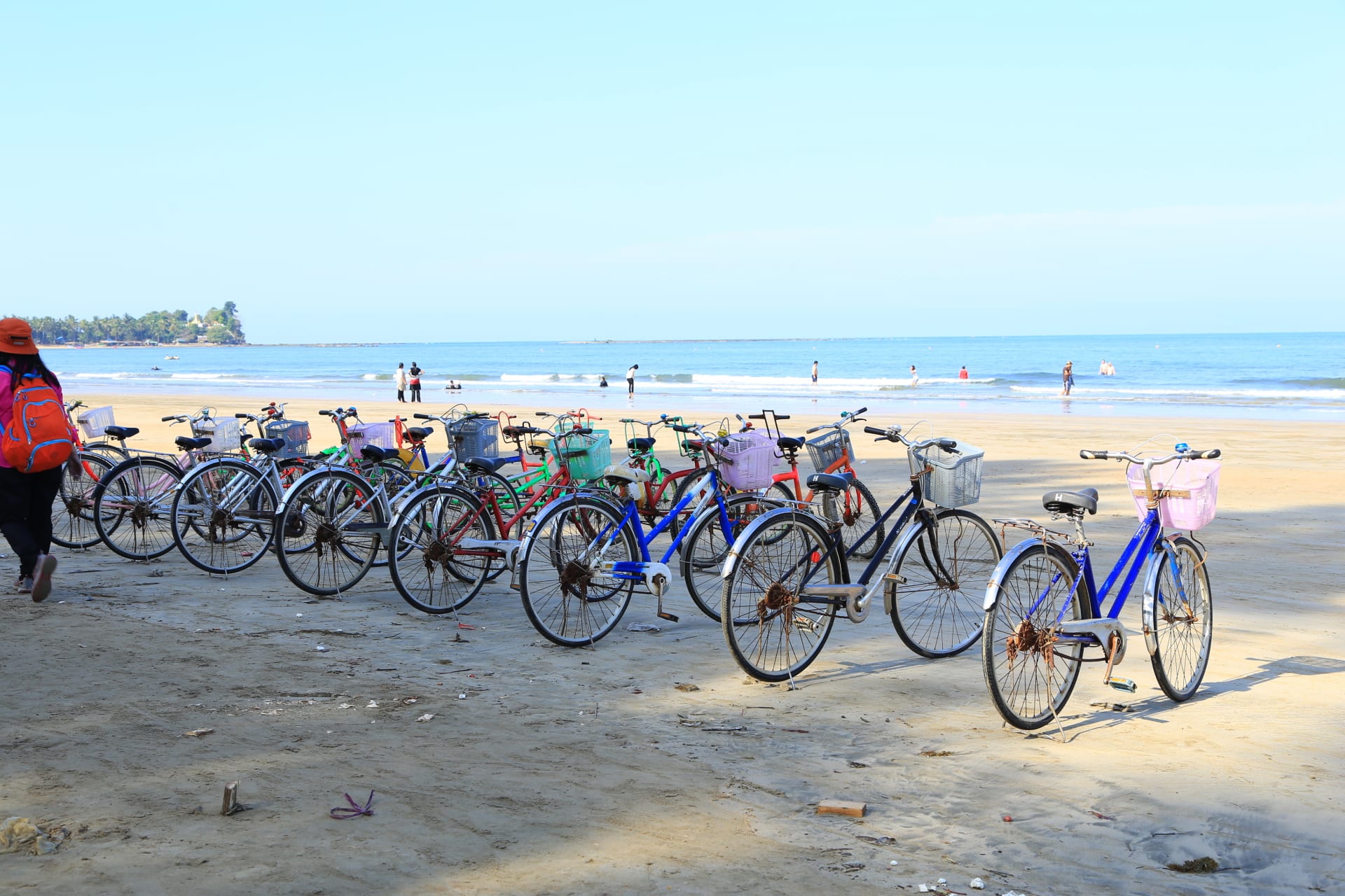 bicycle-rent-on-beach