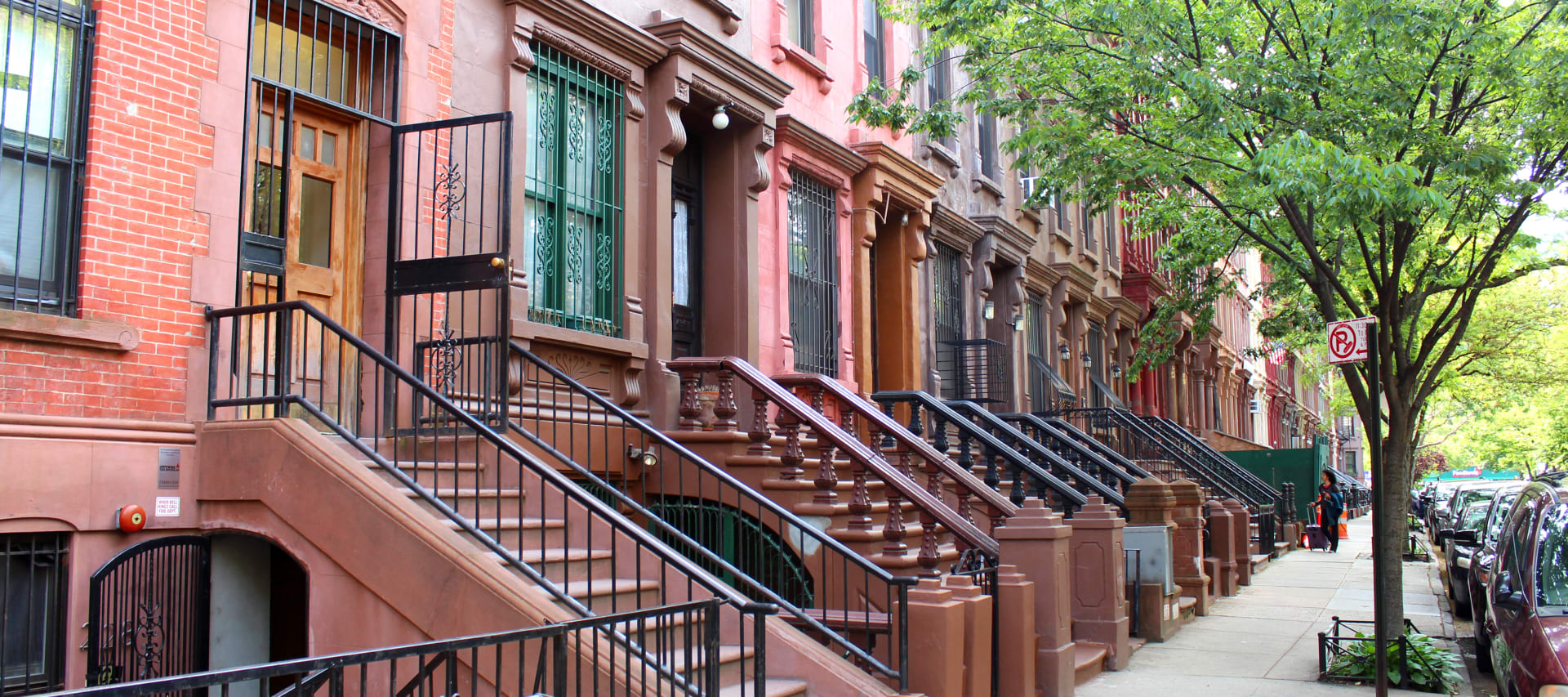 brownstones-harlem-new-york-usa