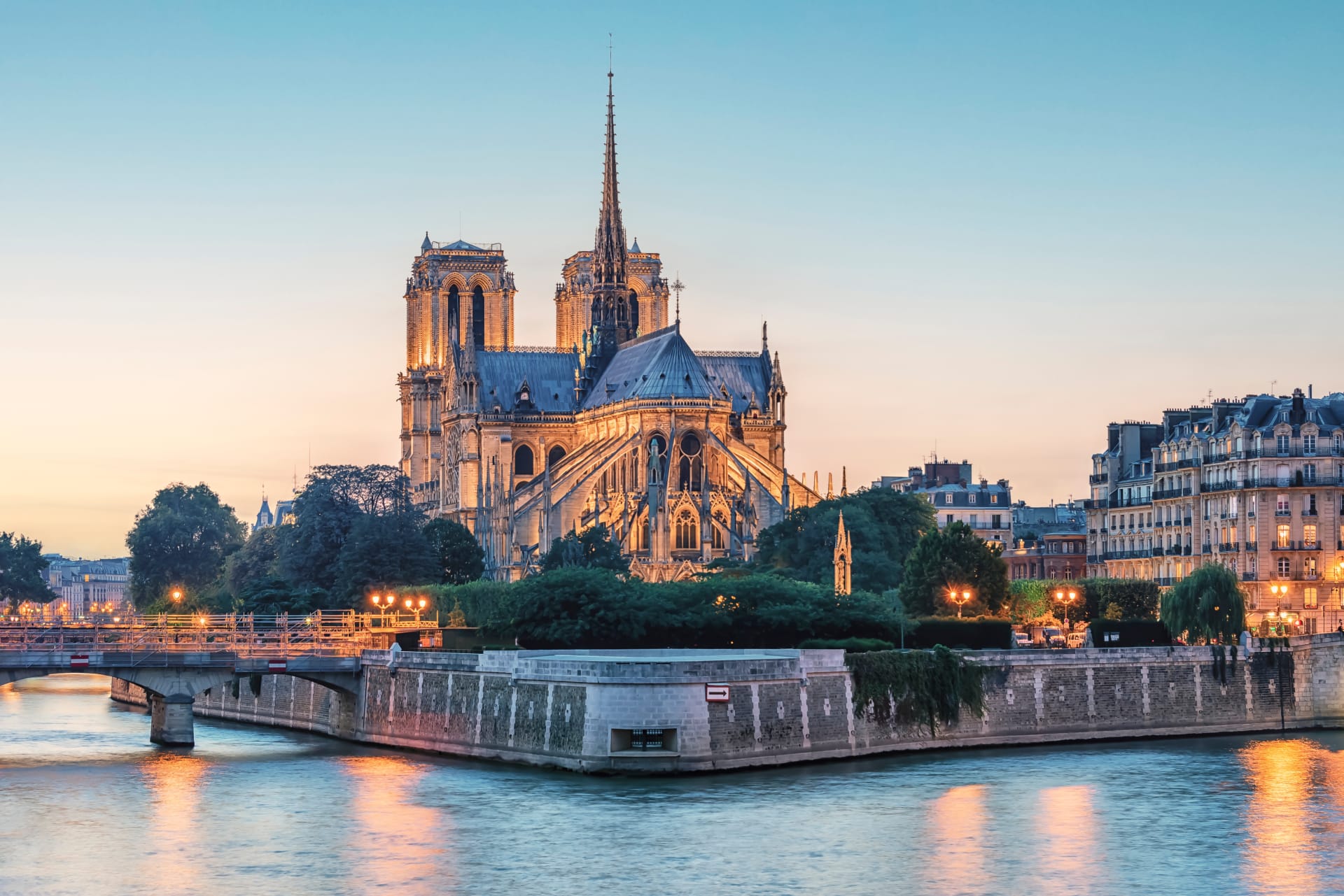 cathedral-notredame-paris-sunset