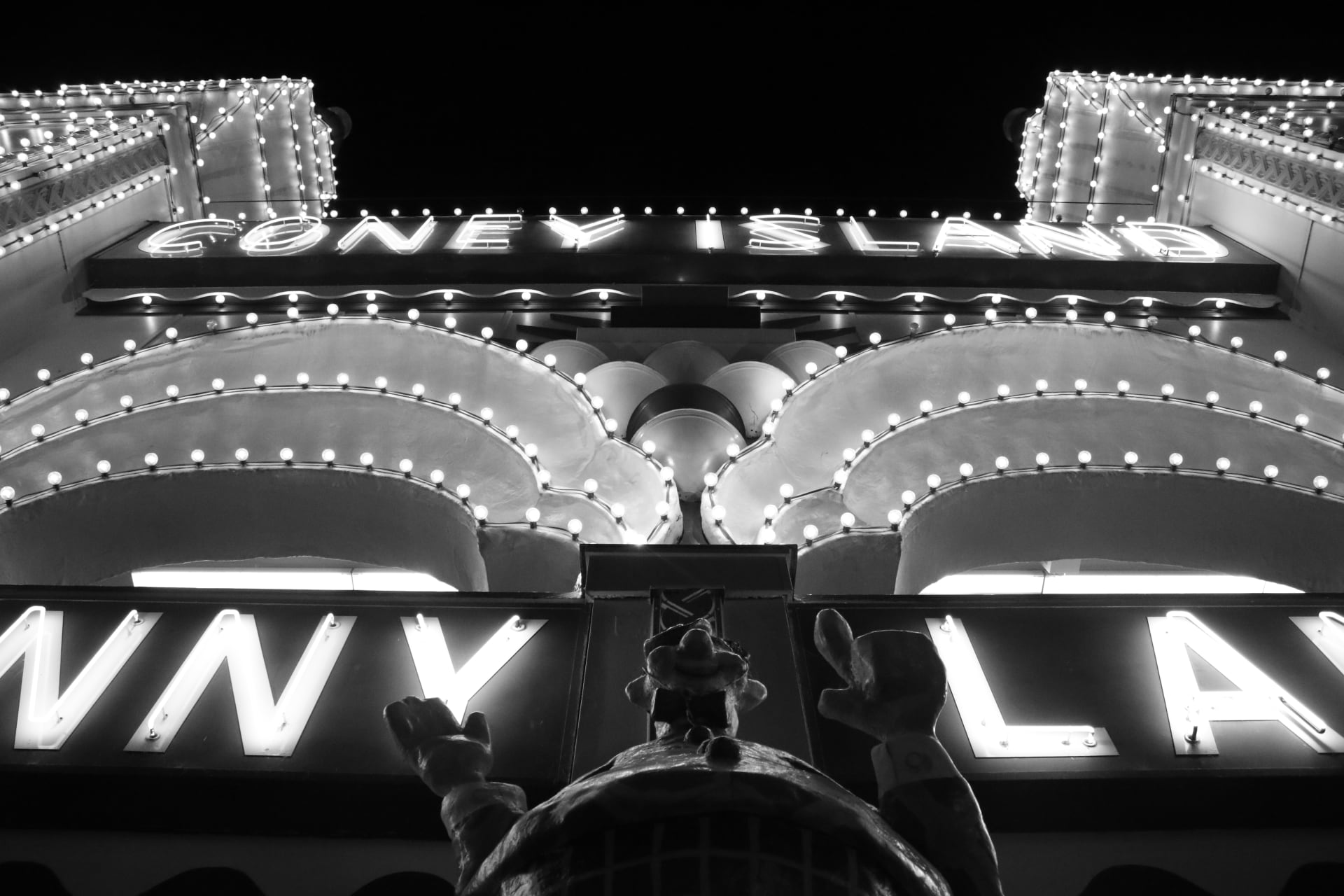 coney-island-luna-park-by-night
