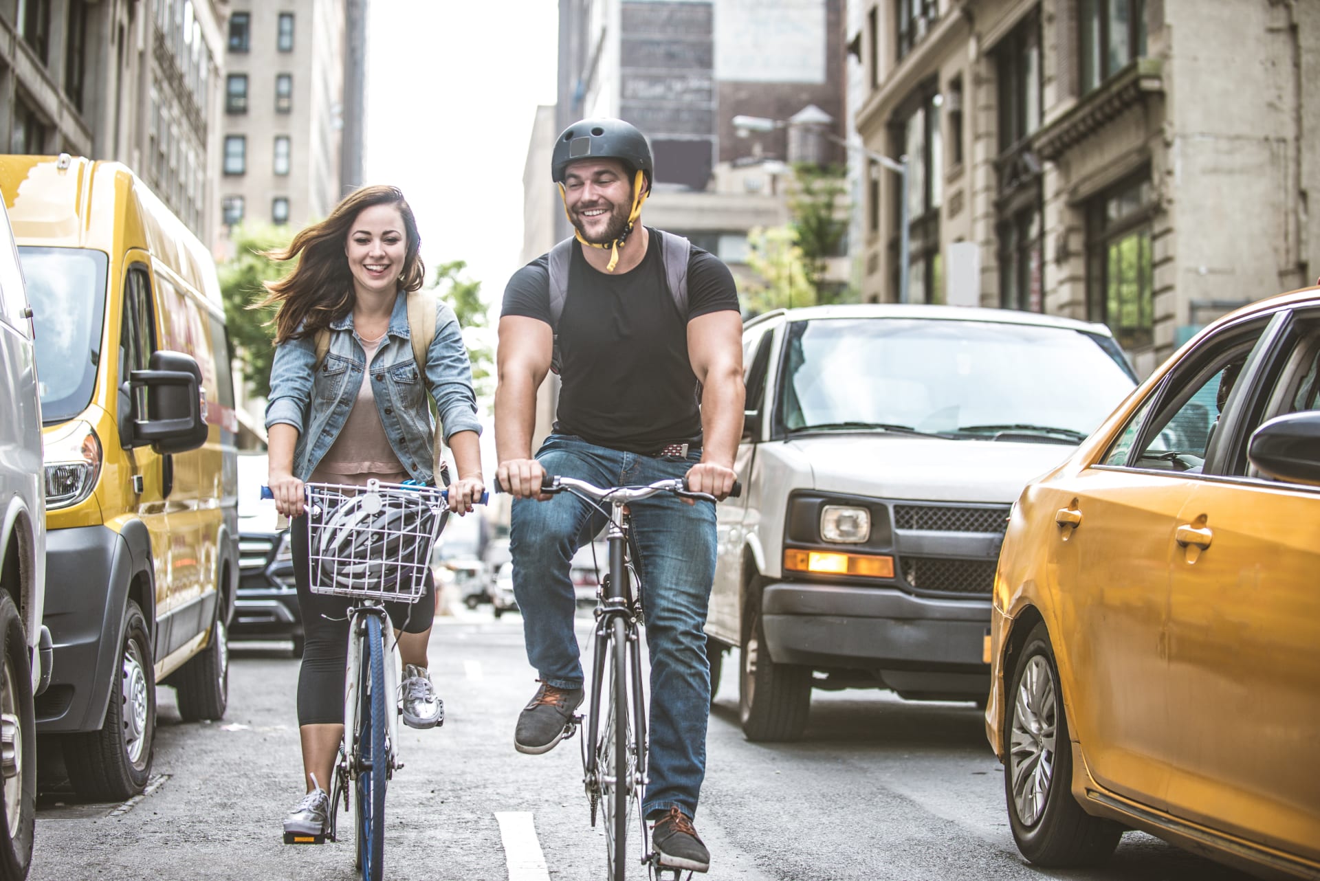 pareja-ciclista-amantes-nueva-york-turismo