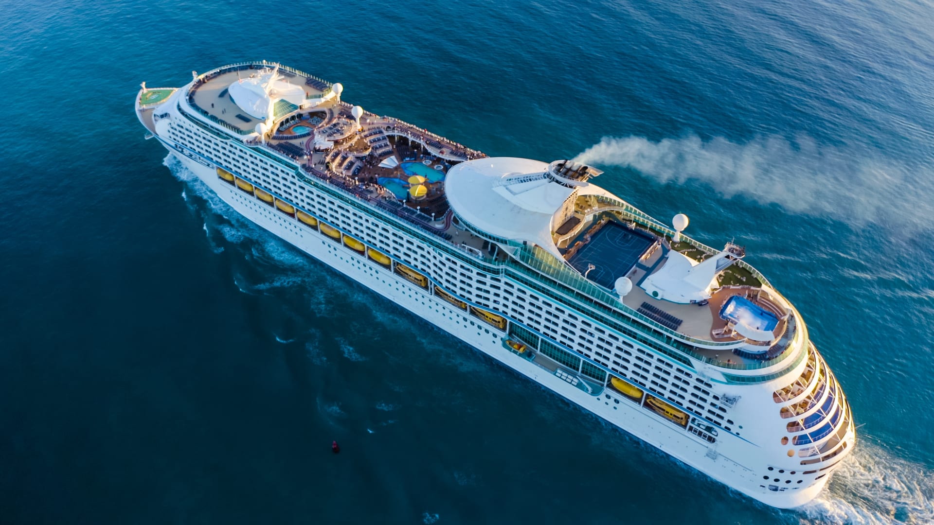 cruise-ship-sailing-across-mediterranean-sea