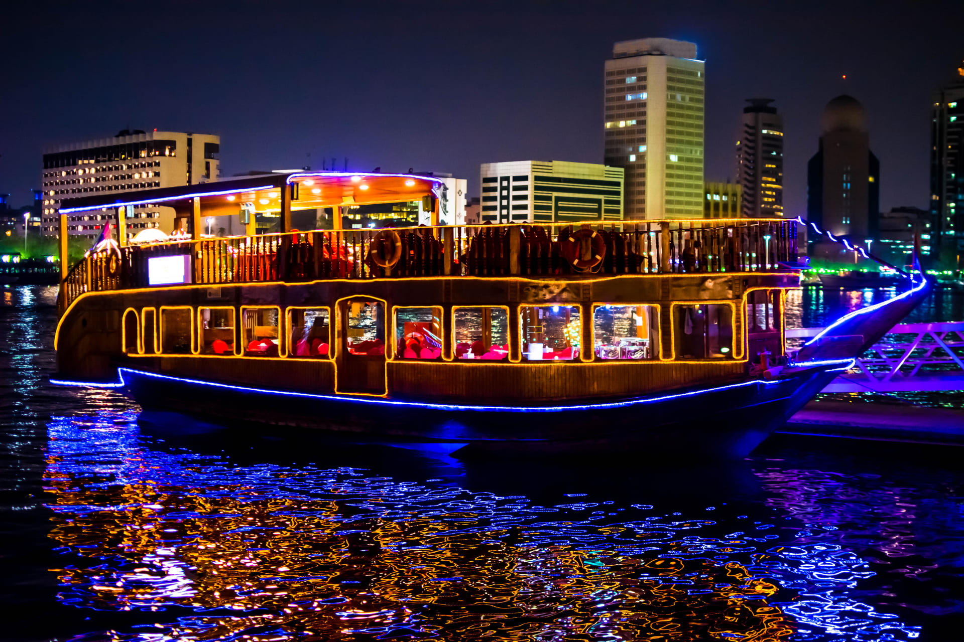dhow-cruise-dinner-dubai