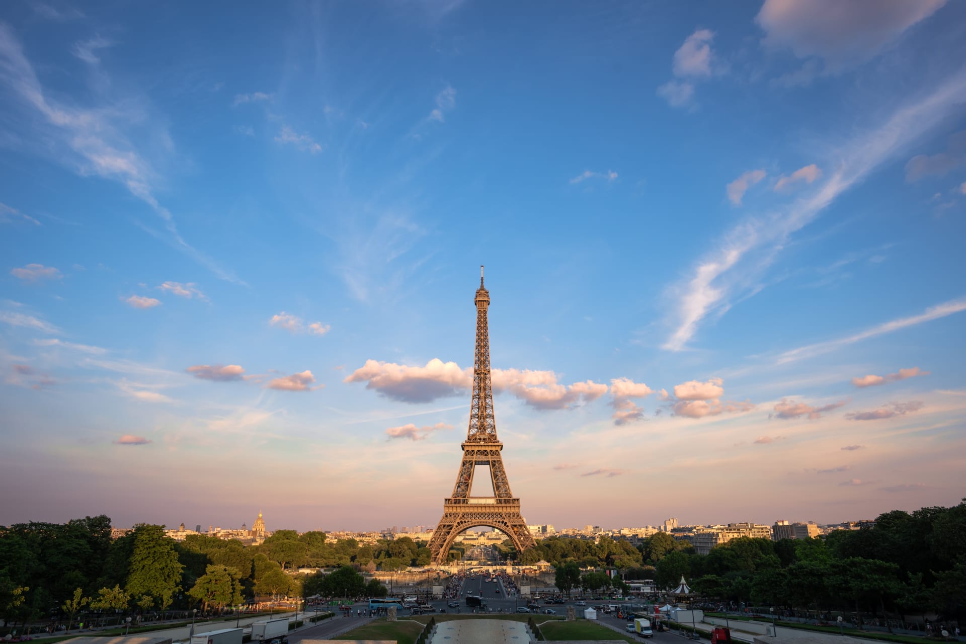 eiffel-tower-sunset-paris-france