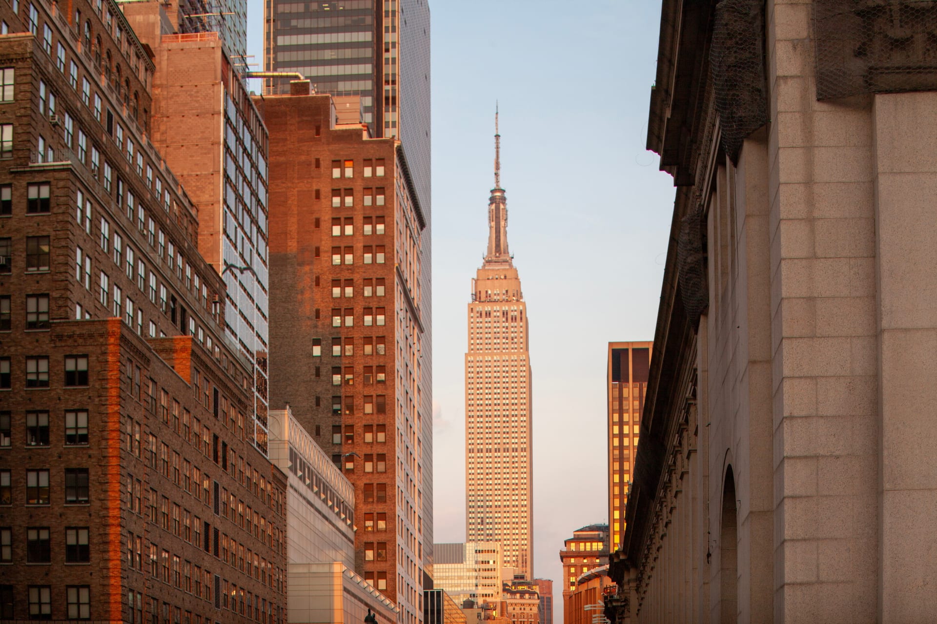empire-state-building-framed-by-buildings