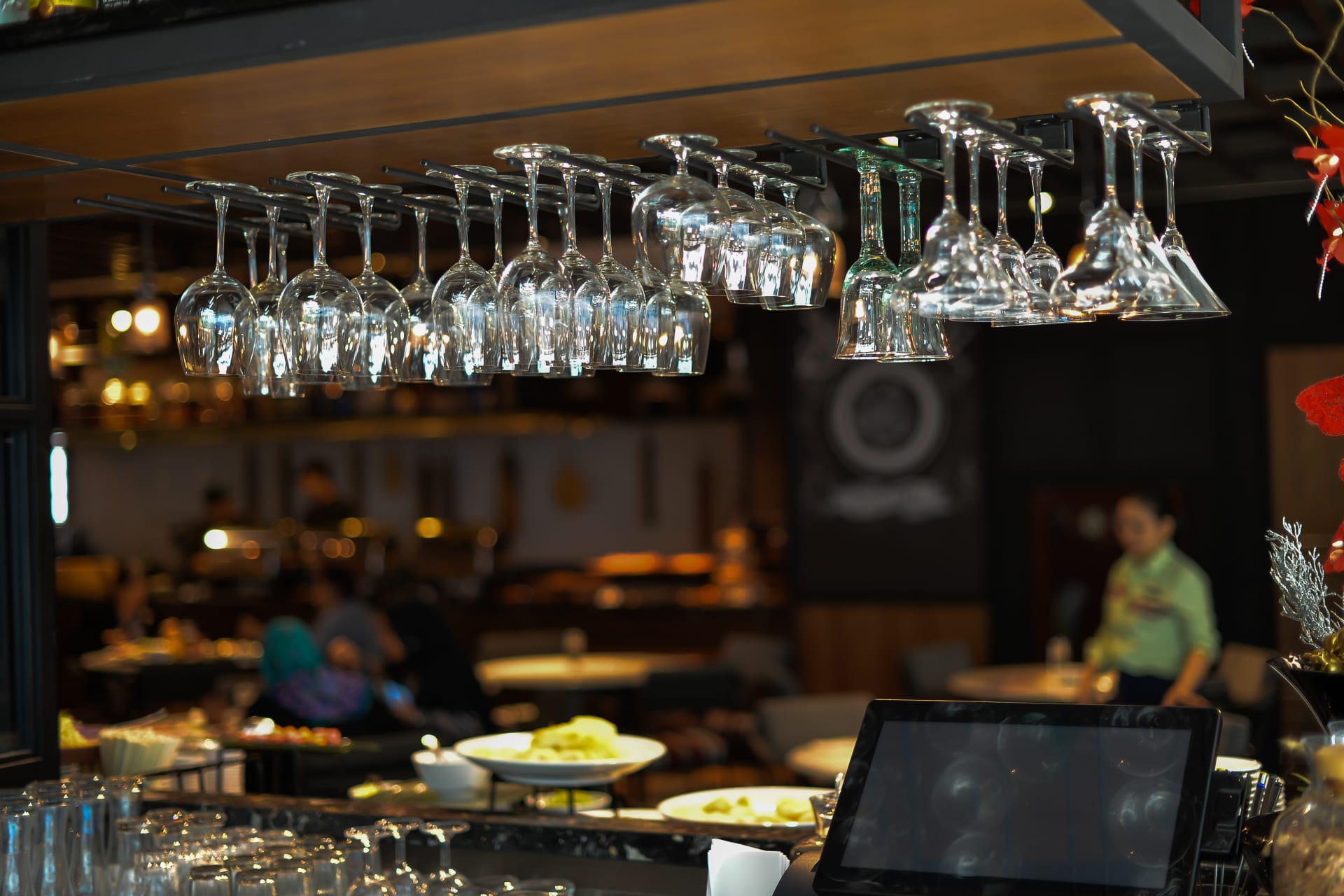 empty-glasses-await-customers-bar