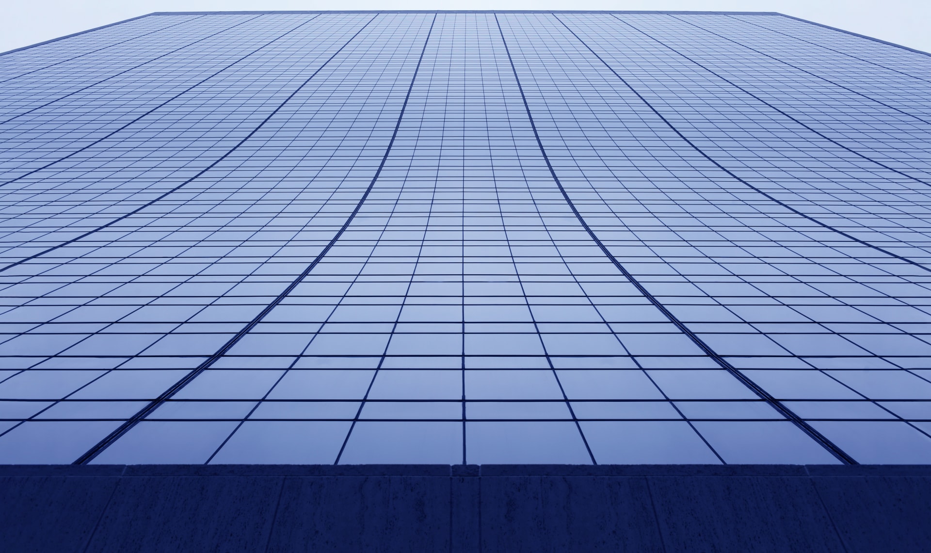 facade-tall-blue-skyscraper-modern-office