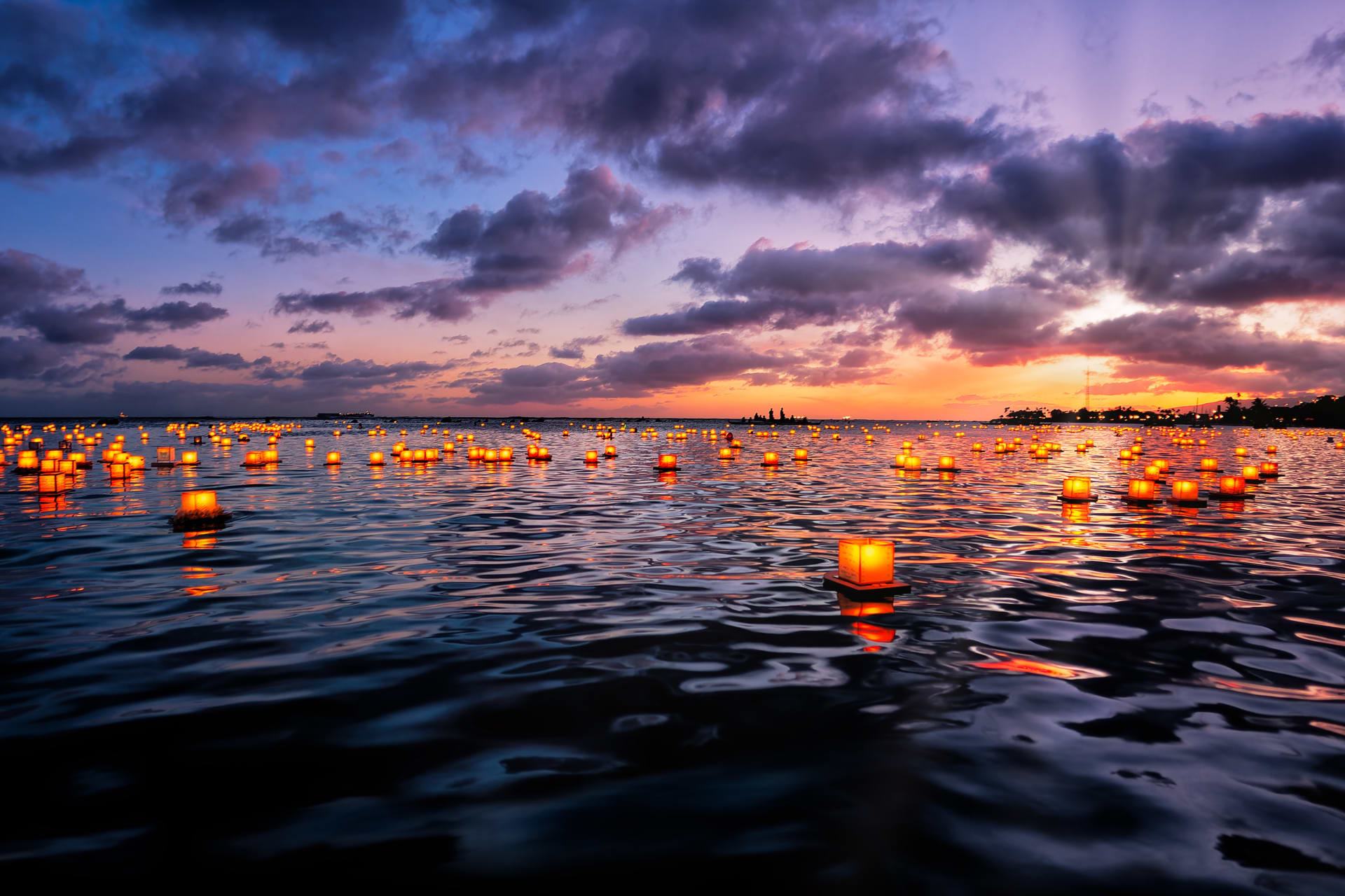 floating-lantern-memorial-day-festival-honolulu