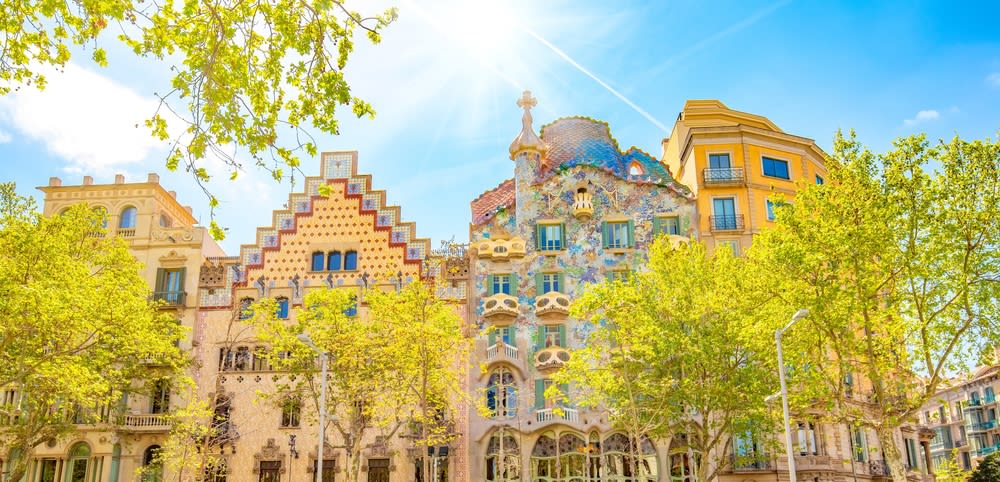 Edificios modernistas en el Passeig de Gracia, Barcelona. Cosas que ver en Barcelona por la mañana.