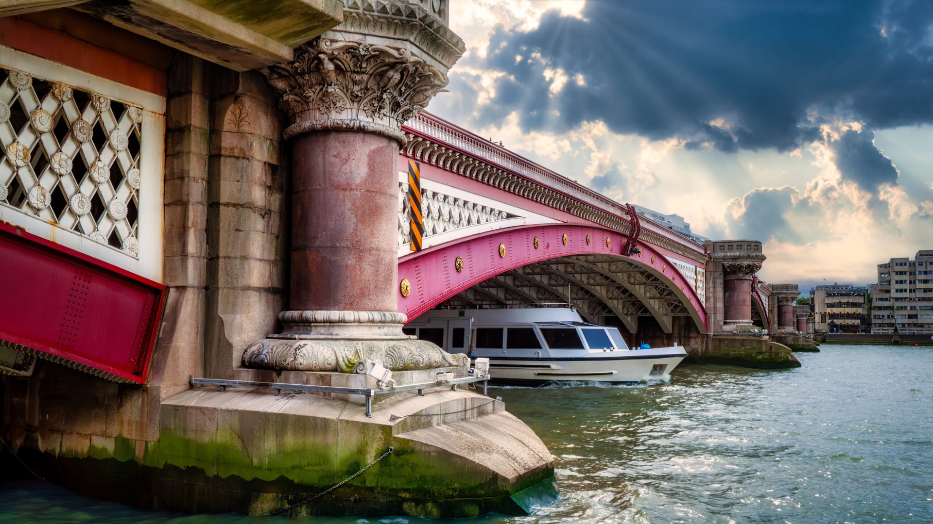 Blacfriars Bridge in London