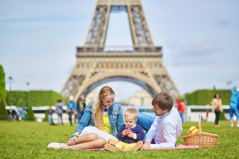 Picnic in famiglia allo Champs de Mars