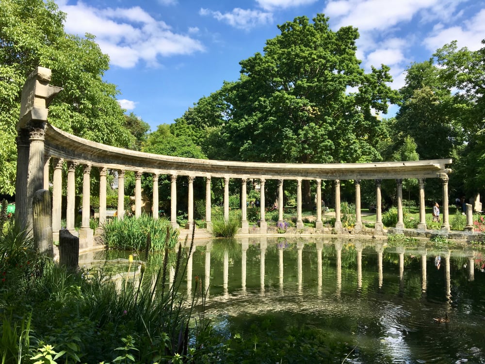 Columns around the pond at Parc Monceau
