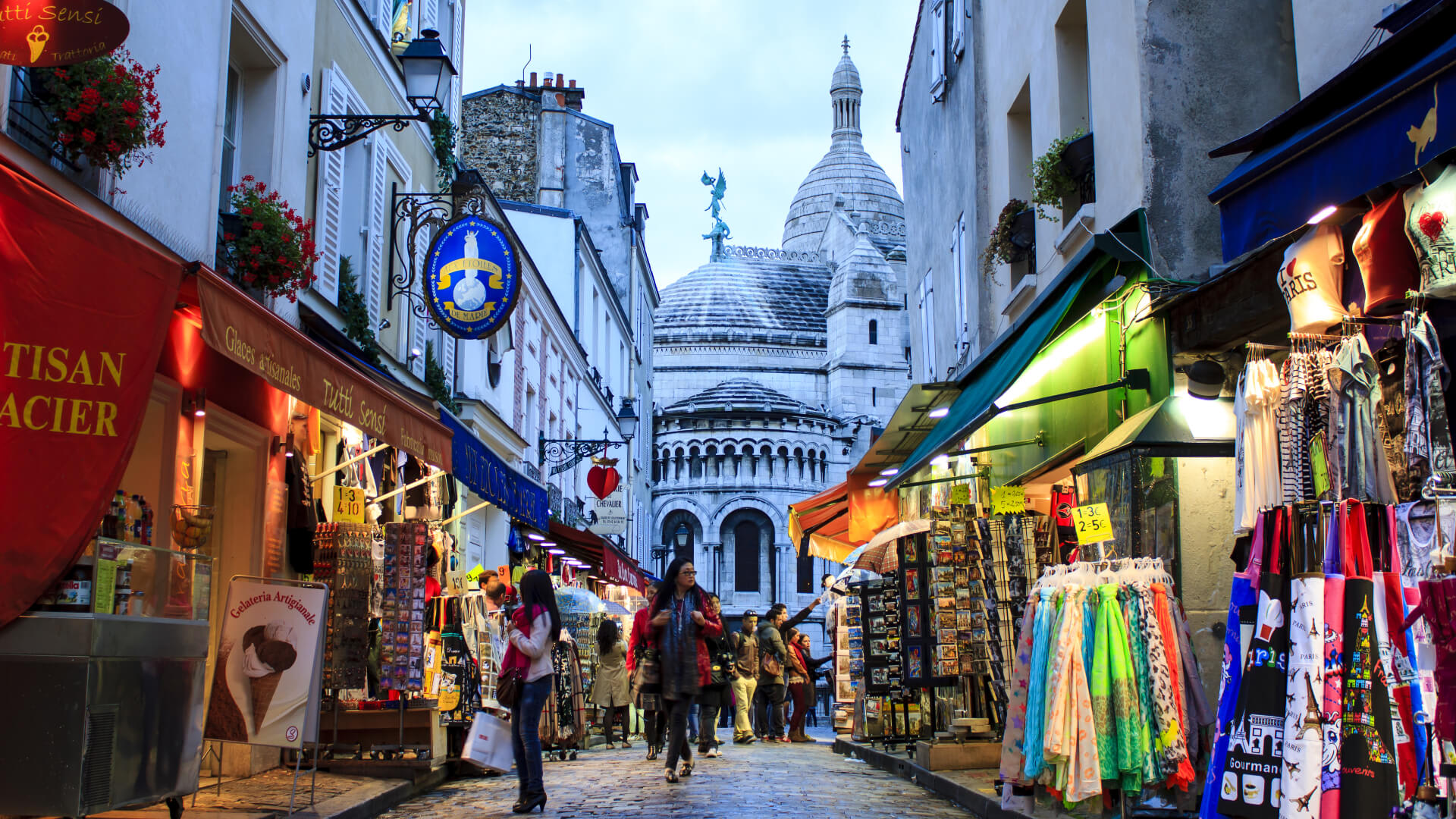 Tiendas en Montmartre, París. Itinerario de 7 días en París