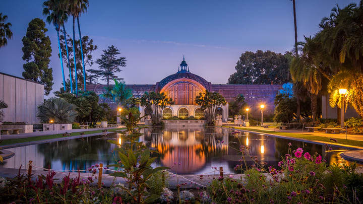 Balboa Park de noche, San Diego. Planes nocturnos en San Diego.