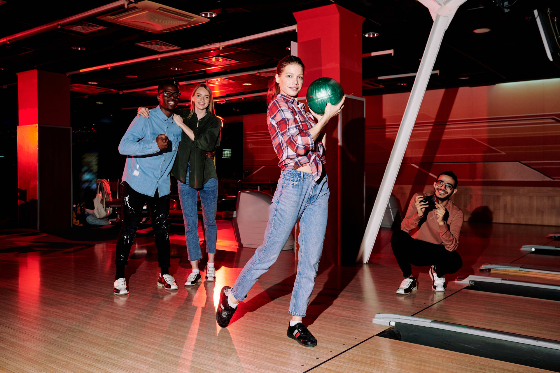 girl-ball-standing-by-bowling-track